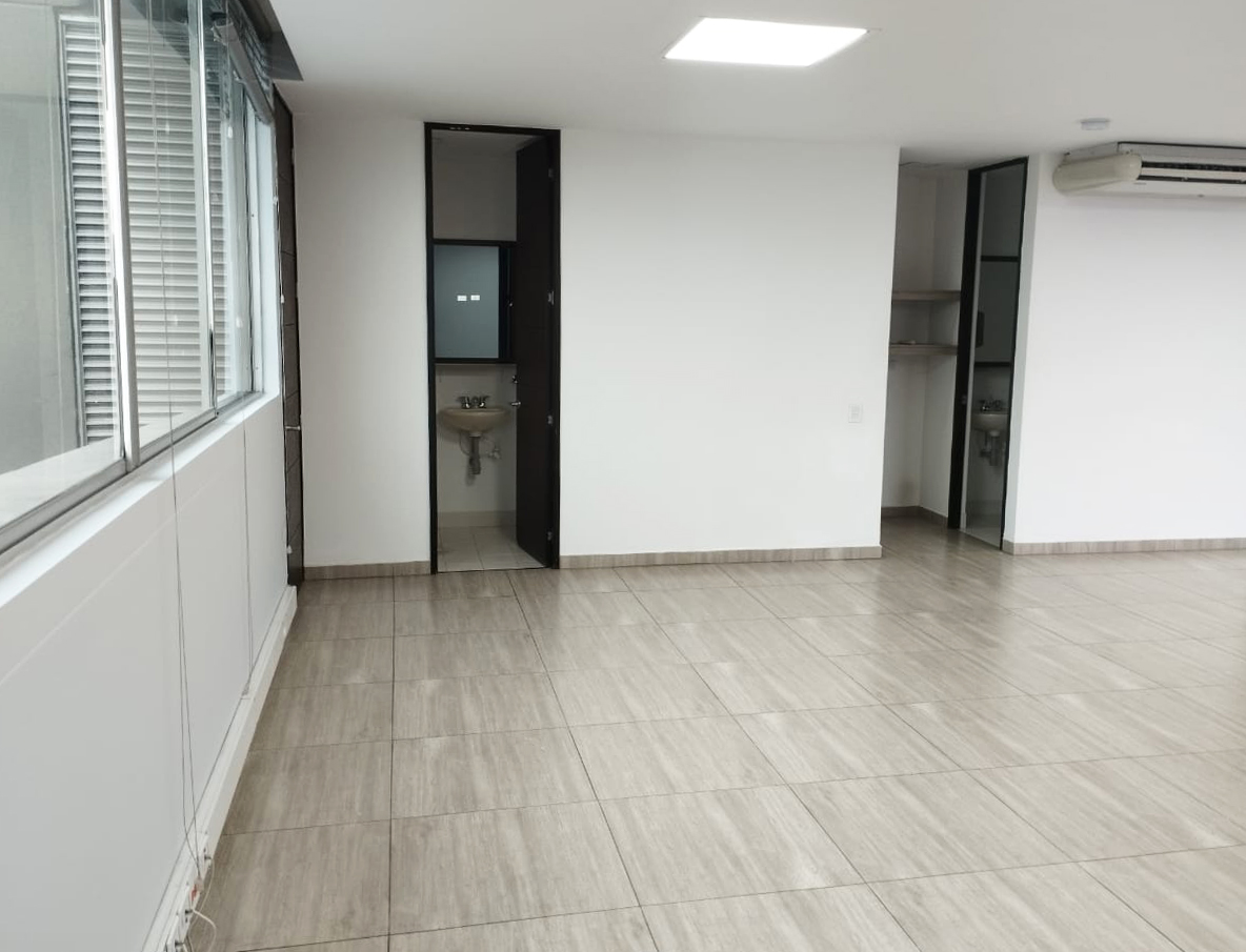 Oficina en arriendo en Milla De Oro, Medellín, 95 m² · foto 9 de 18