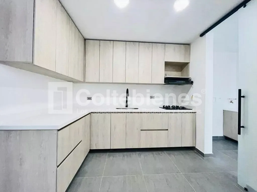 Casa de 3 alcobas en venta en La Ceja, 147 m² · foto 2 de 24