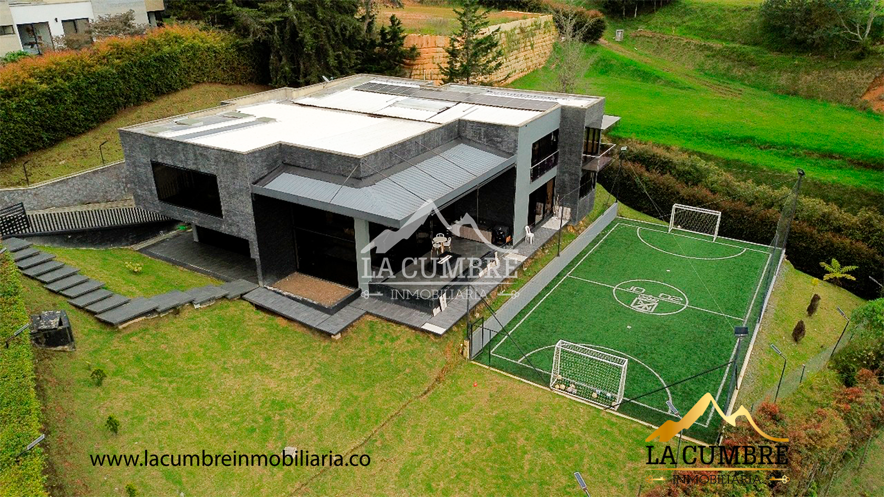 6BR House in Vía Las Palmas (721 m²)