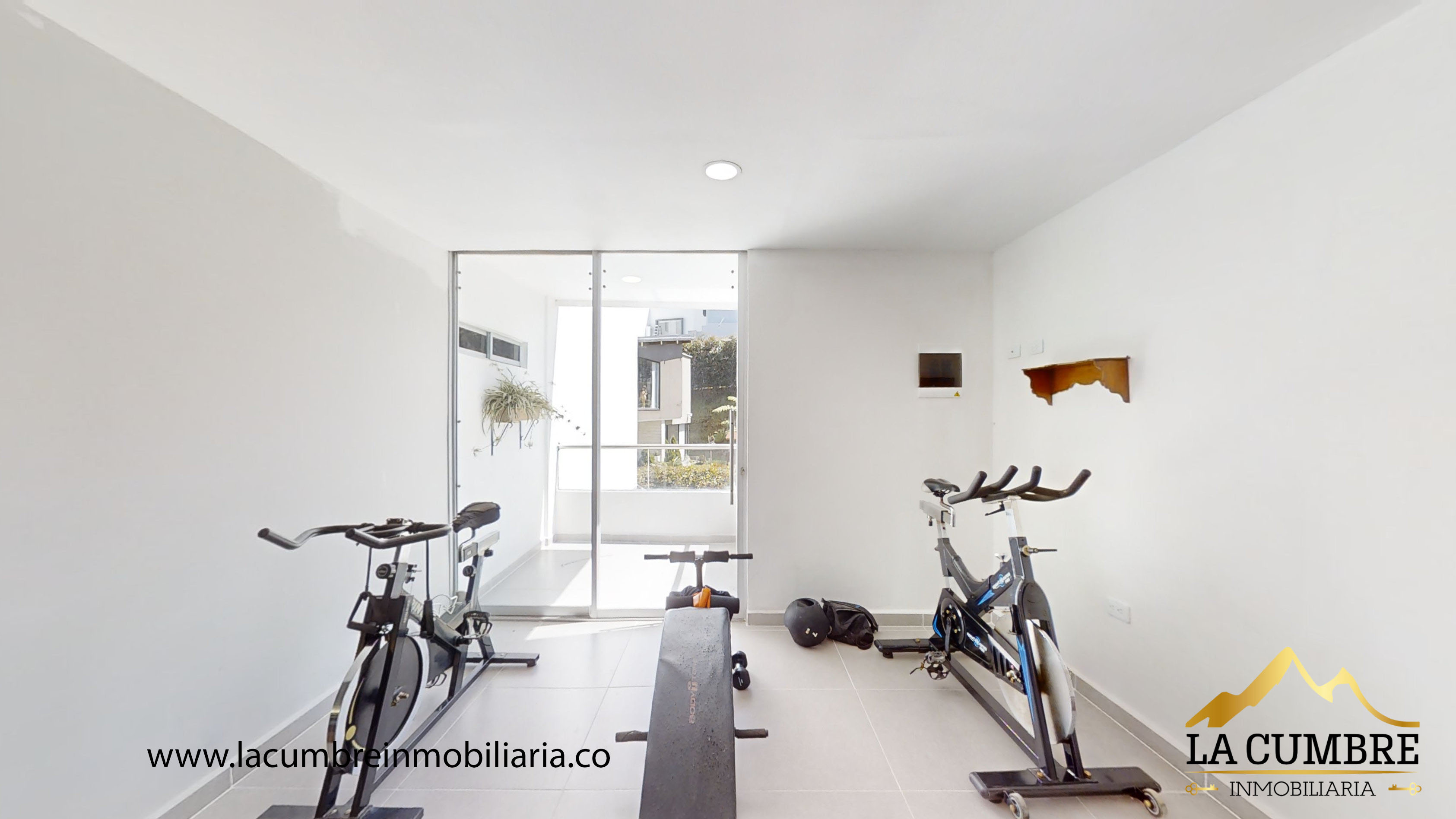Casa de 6 alcobas en venta en Loma Del Escobero, Envigado, 530 m² · foto 15 de 20