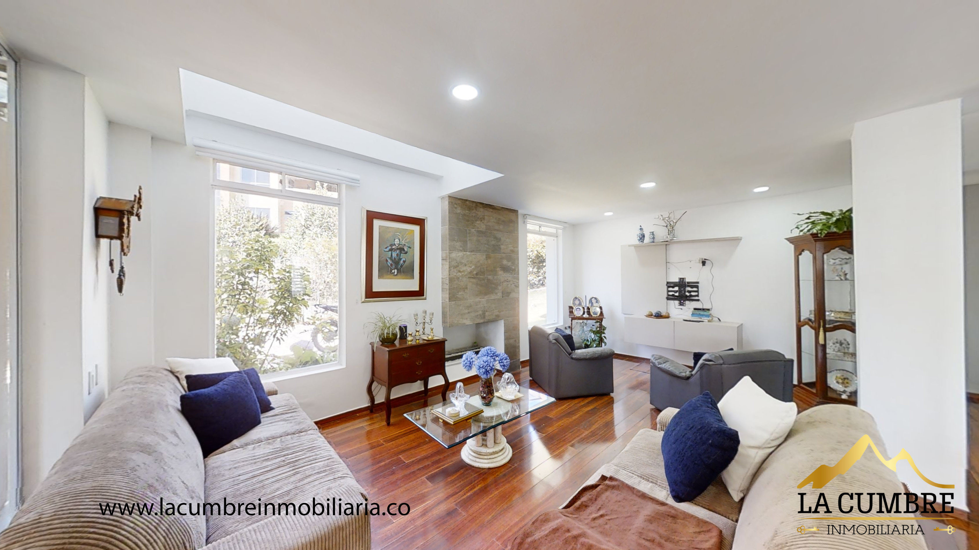 Casa de 6 alcobas en venta en Loma Del Escobero, Envigado, 530 m² · foto 2 de 20