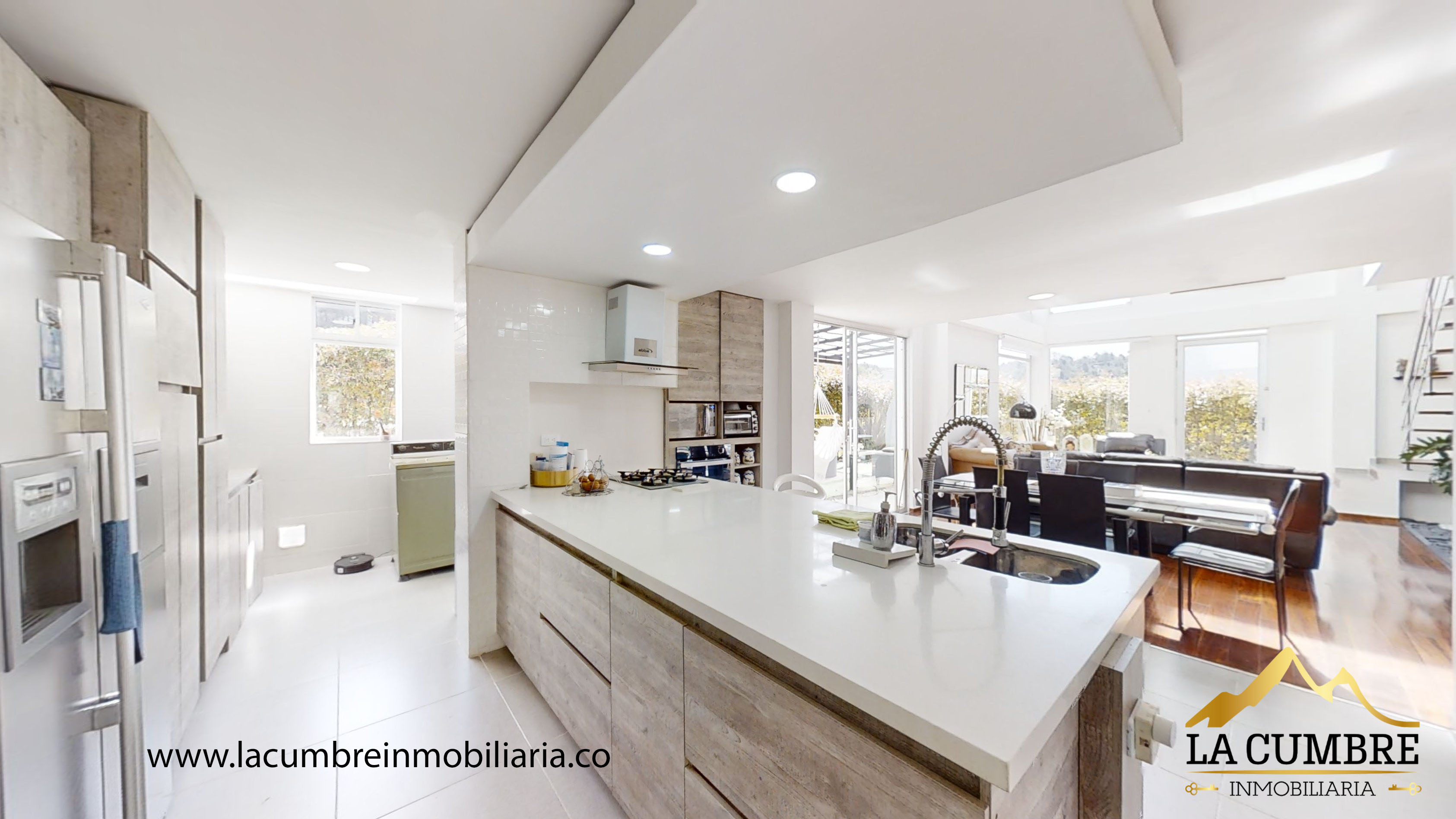 Casa de 6 alcobas en venta en Loma Del Escobero, Envigado, 530 m² · foto 4 de 20