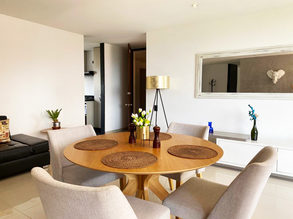 Apartamento en arriendo en Castropol, Medellín · foto 3 de 17