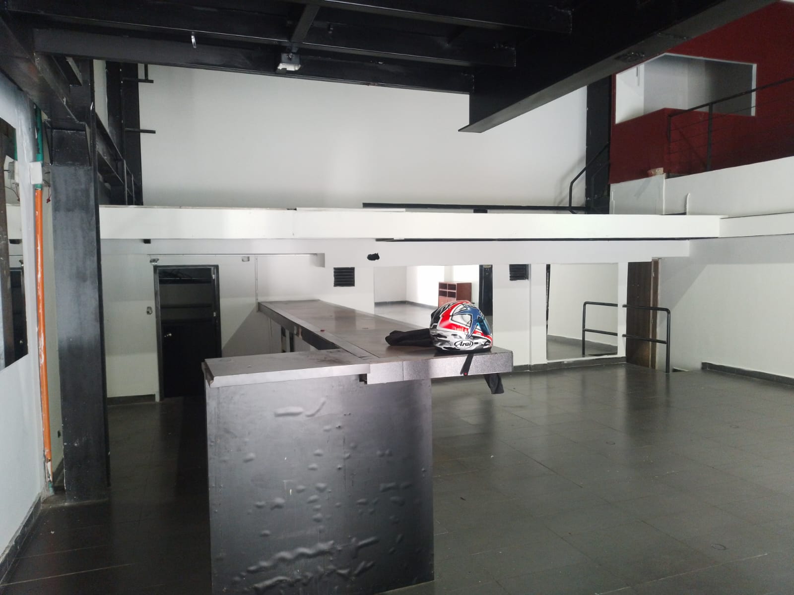Local en arriendo en Laureles, Medellín, 220 m² · foto 2 de 13