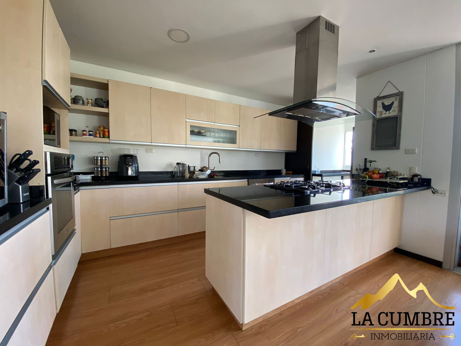 Apartamento de 3 alcobas en arriendo en San Lucas, Medellín, 200 m² · foto 3 de 9