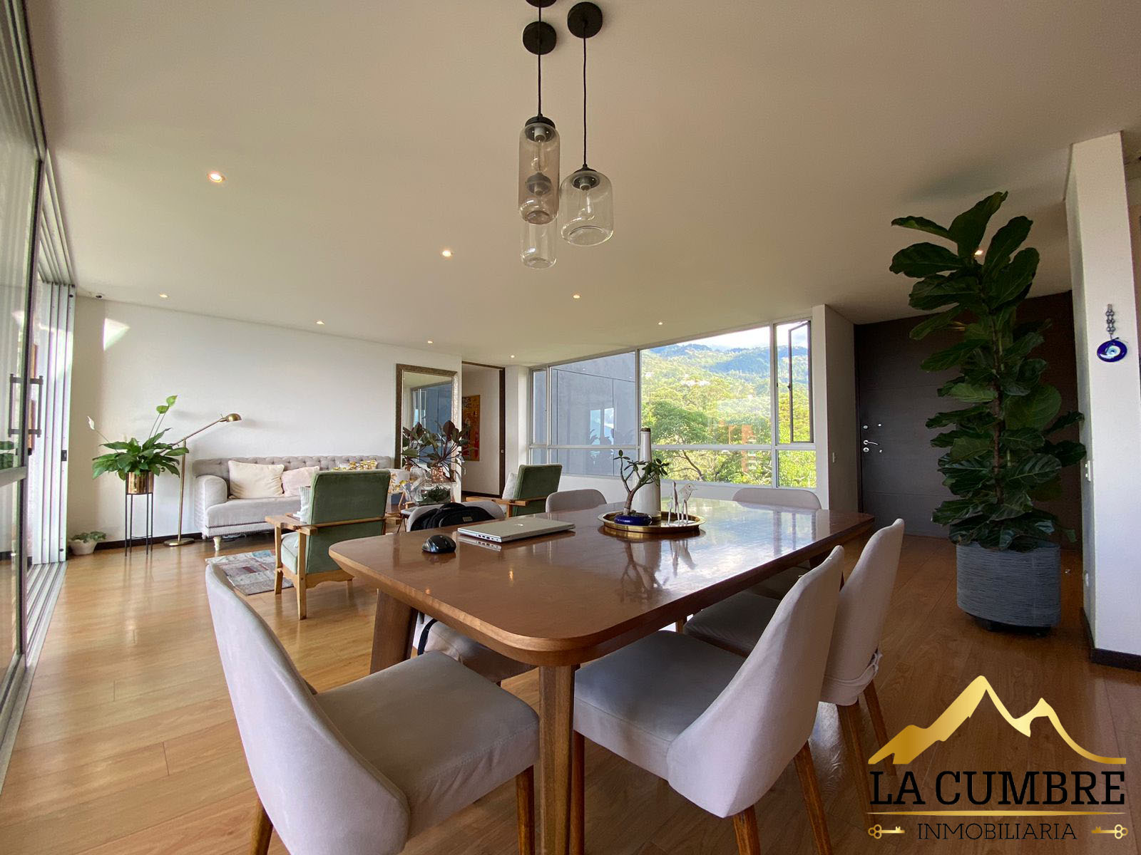 Apartamento de 3 alcobas en arriendo en San Lucas, Medellín, 200 m² · foto 4 de 9