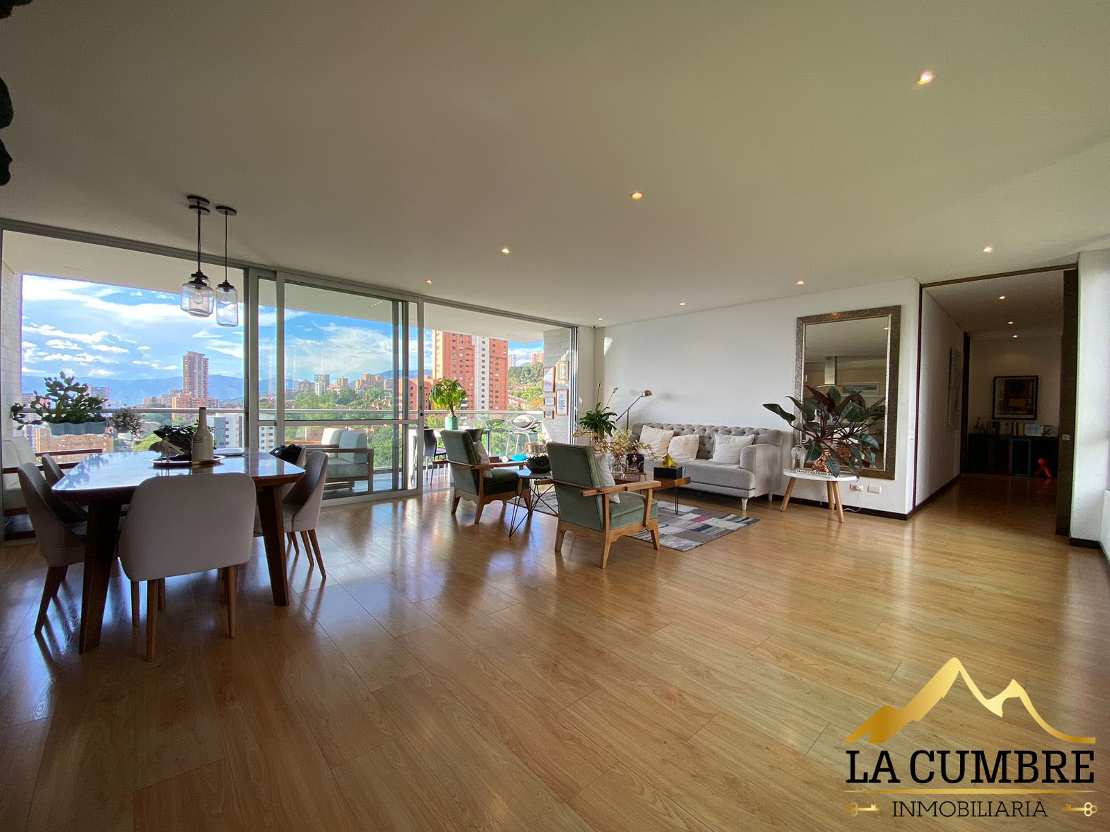 Apartamento de 3 alcobas en arriendo en San Lucas, Medellín, 200 m² · foto 6 de 9