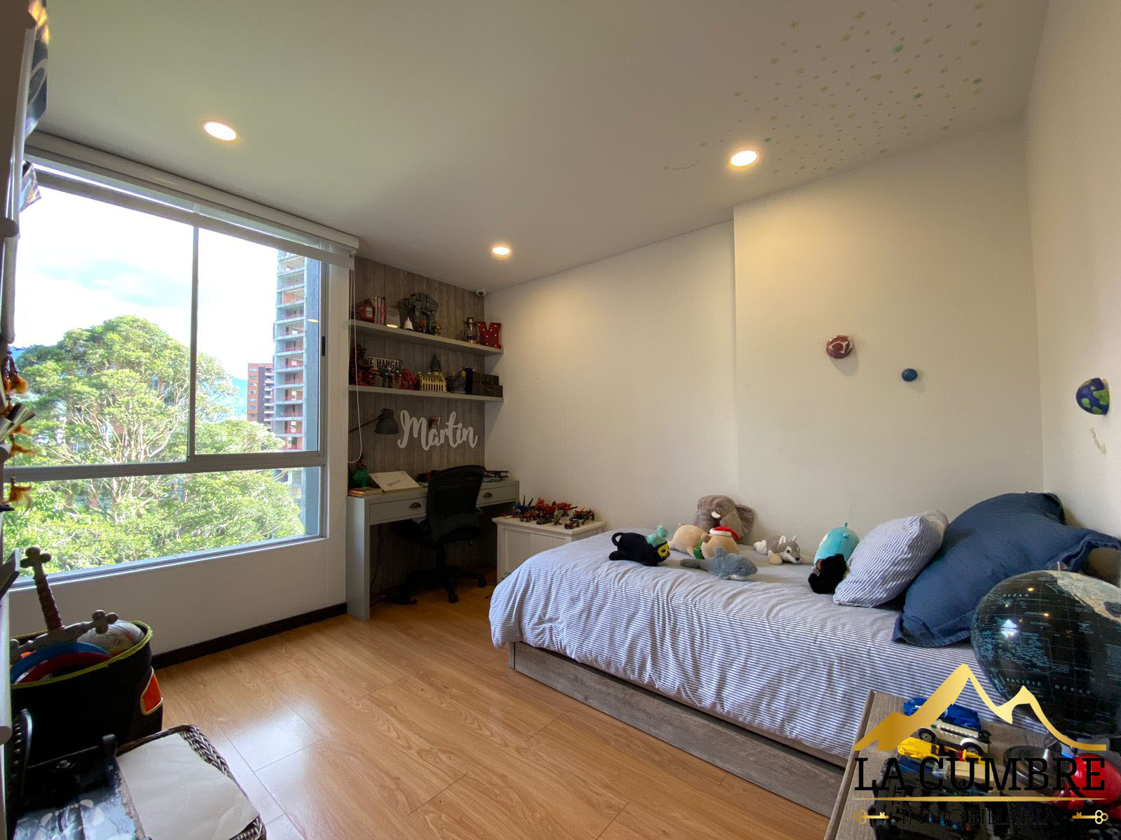 Apartamento de 3 alcobas en arriendo en San Lucas, Medellín, 200 m² · foto 8 de 9