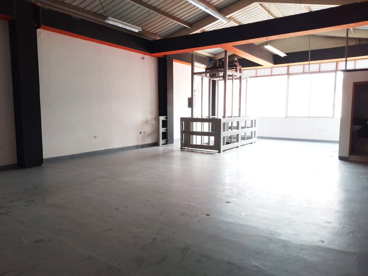 Bodega en arriendo en Colombia, Medellín, 390 m² · foto 13 de 20