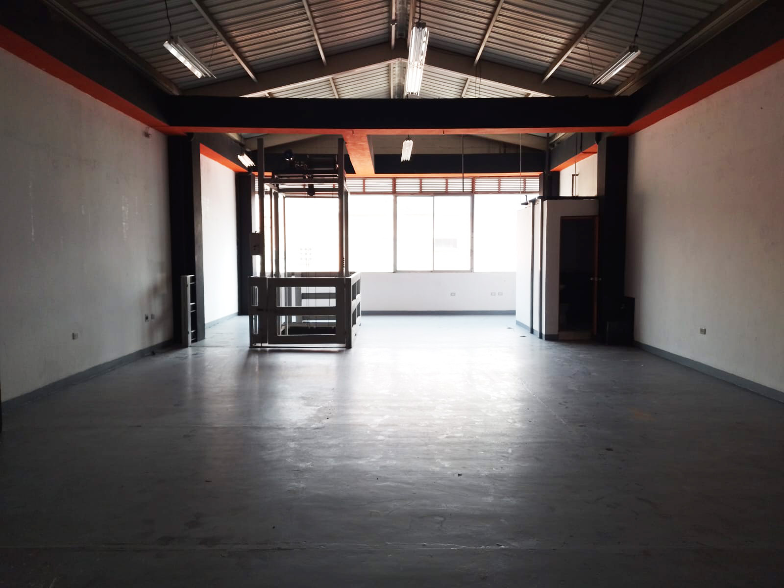 Bodega en arriendo en Colombia, Medellín, 390 m² · foto 14 de 20