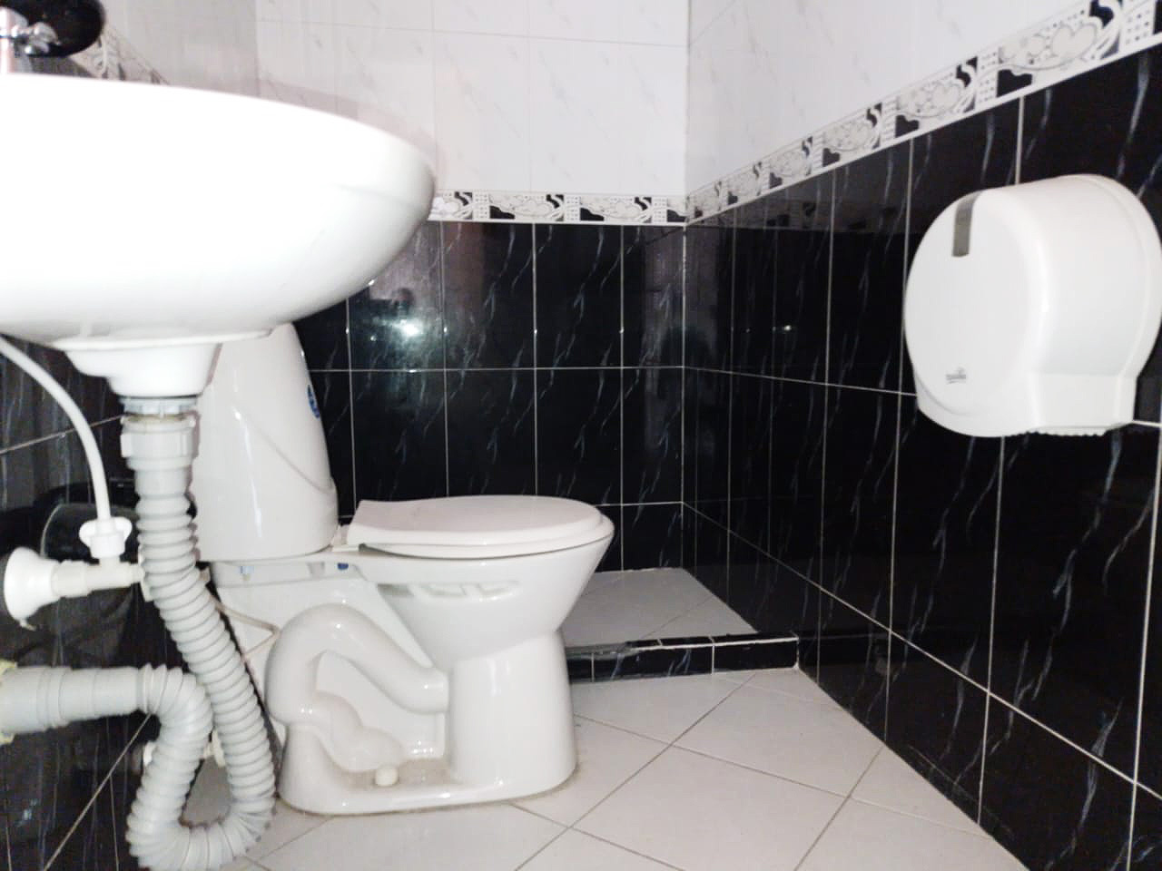 Bodega en arriendo en Colombia, Medellín, 390 m² · foto 19 de 20