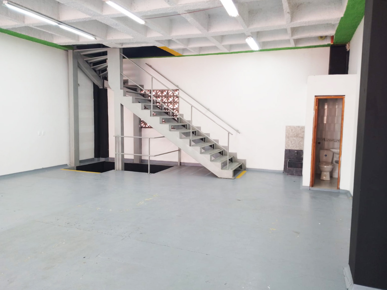 Bodega en arriendo en Colombia, Medellín, 390 m² · foto 3 de 20