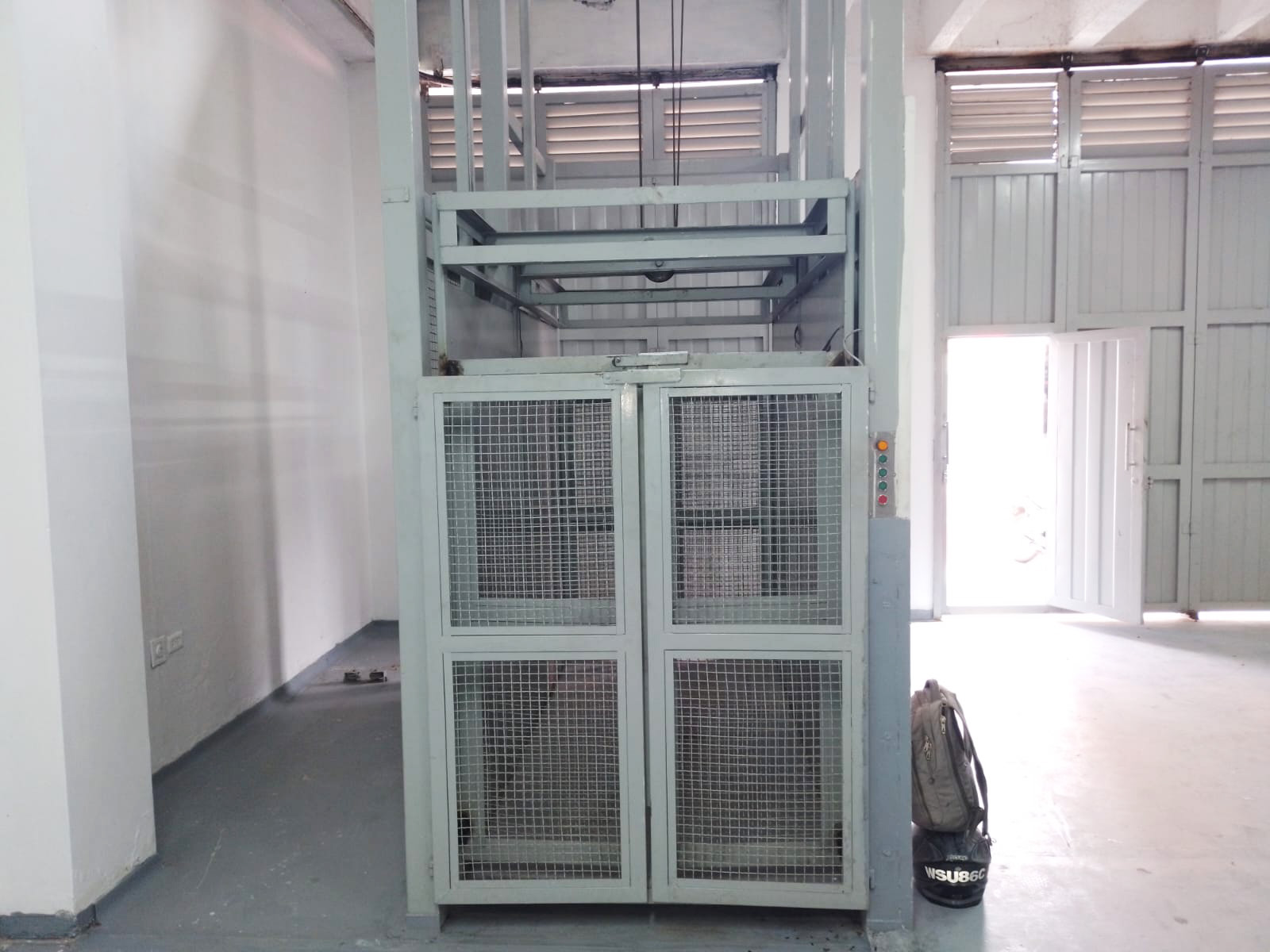 Bodega en arriendo en Colombia, Medellín, 390 m² · foto 8 de 20