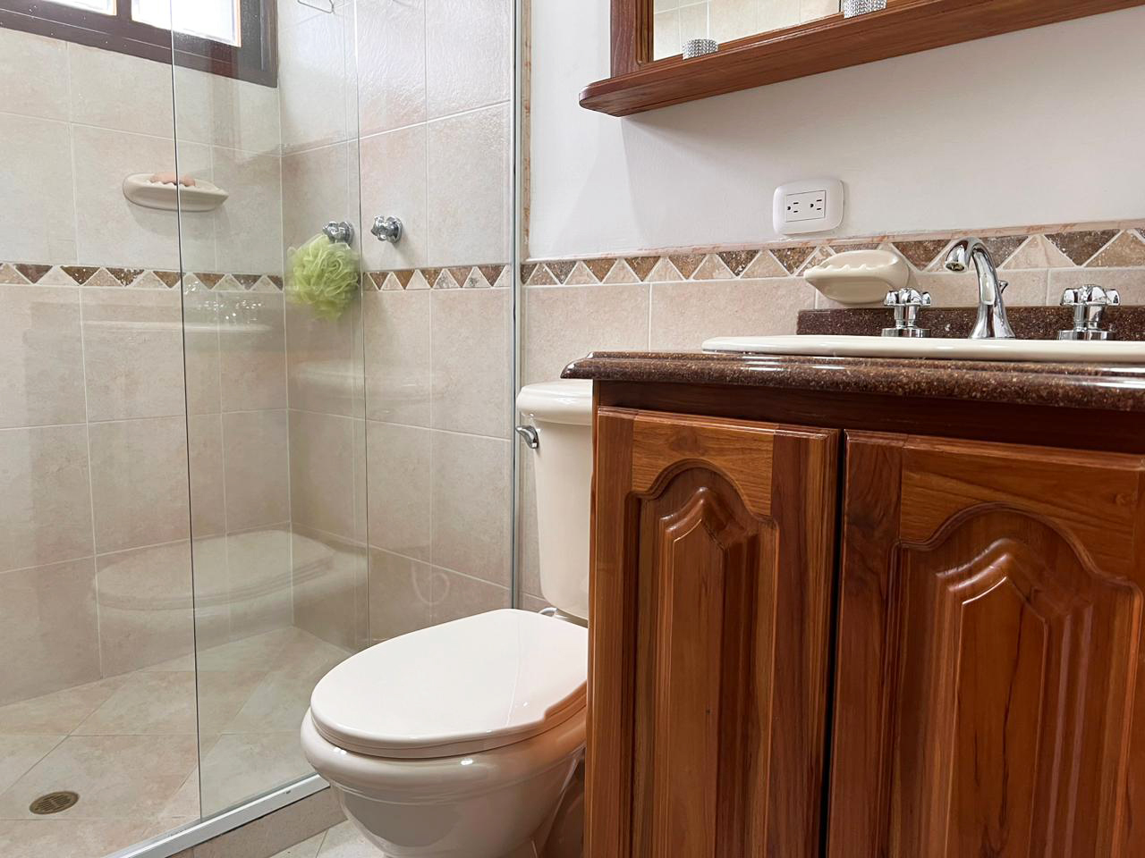 Casa de 4 alcobas en venta en Llano Grande, Rionegro, 380 m² · foto 16 de 19