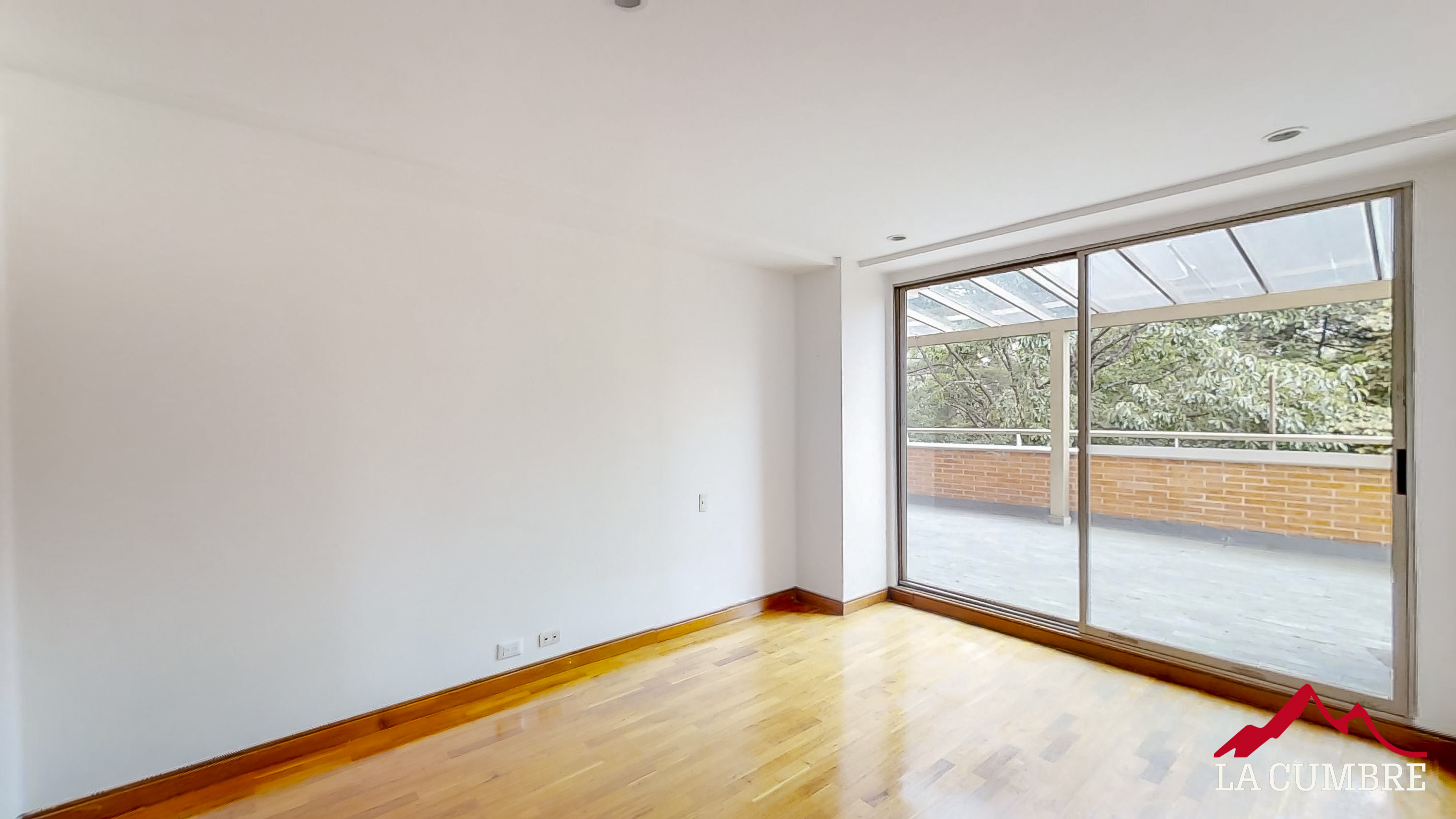 Apartamento de 3 alcobas en arriendo en El Tesoro, Medellín, 303 m² · foto 10 de 11