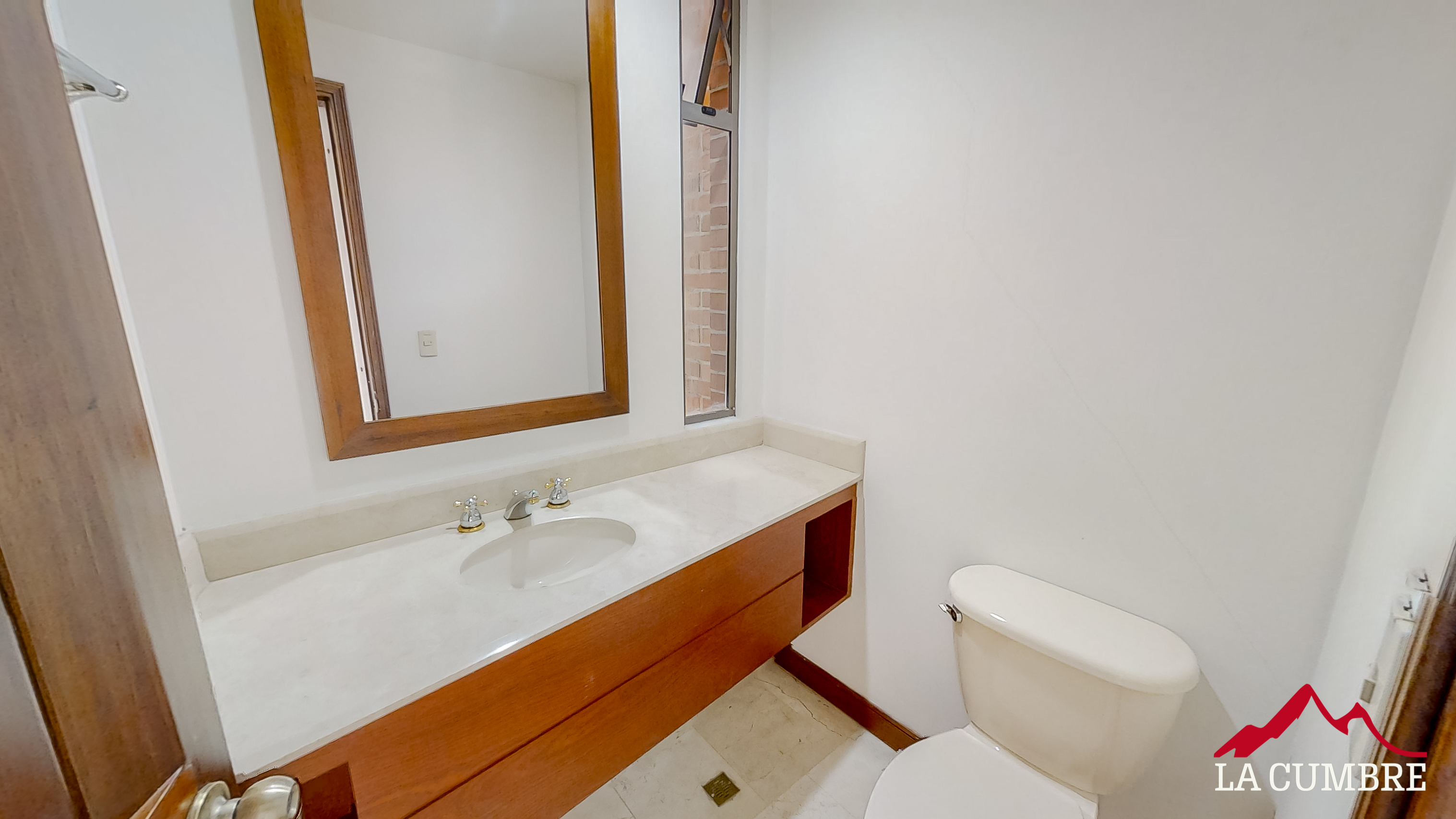 Apartamento de 3 alcobas en arriendo en El Tesoro, Medellín, 303 m² · foto 7 de 11