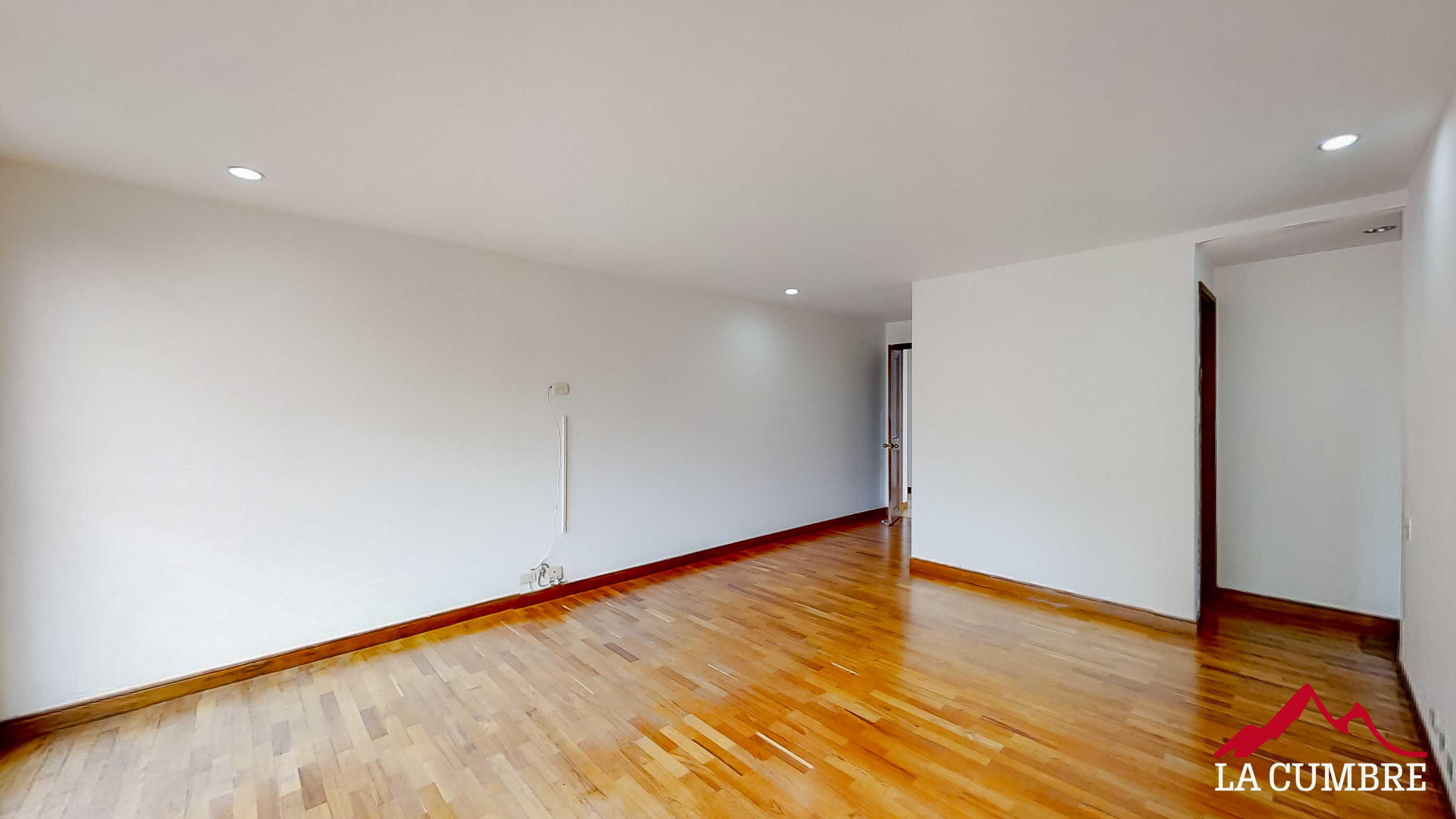 Apartamento de 3 alcobas en arriendo en El Tesoro, Medellín, 303 m² · foto 8 de 11