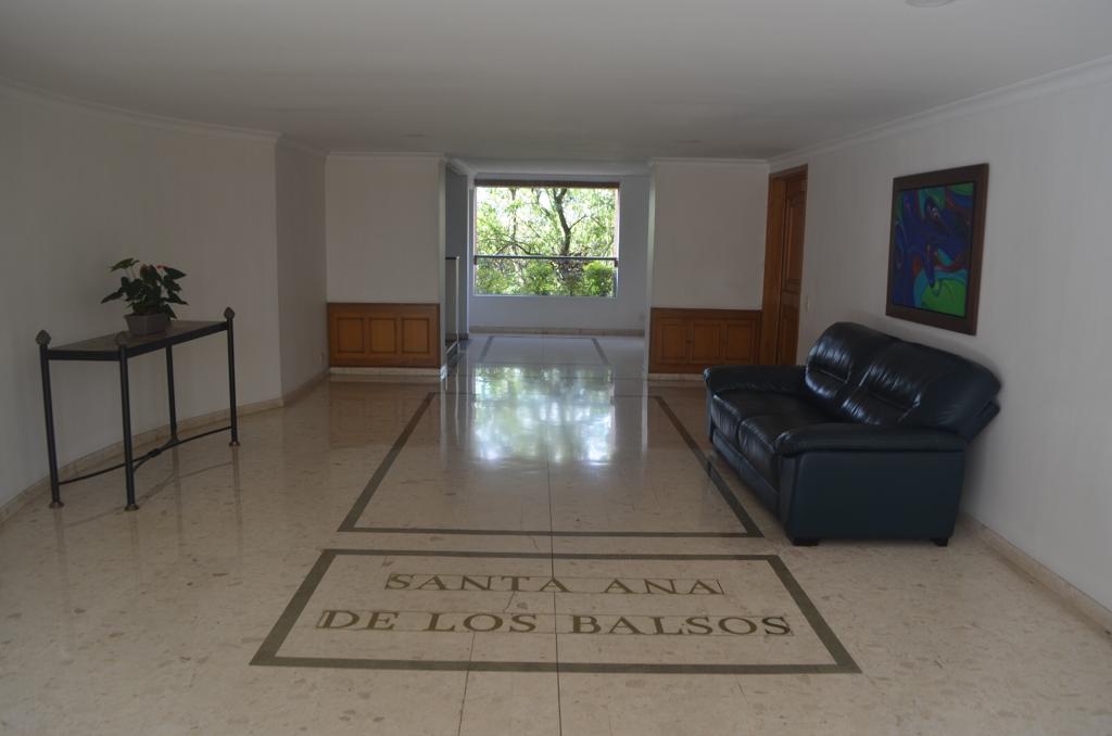Apartamento de 3 alcobas en venta en Los Balsos No.2, Medellín, 214 m² · foto 23 de 24