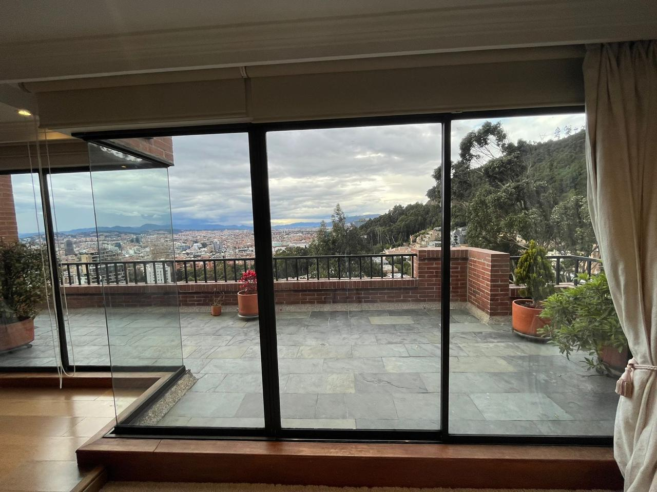 Apartamento en venta en El Refugio, Bogotá · foto 2 de 24