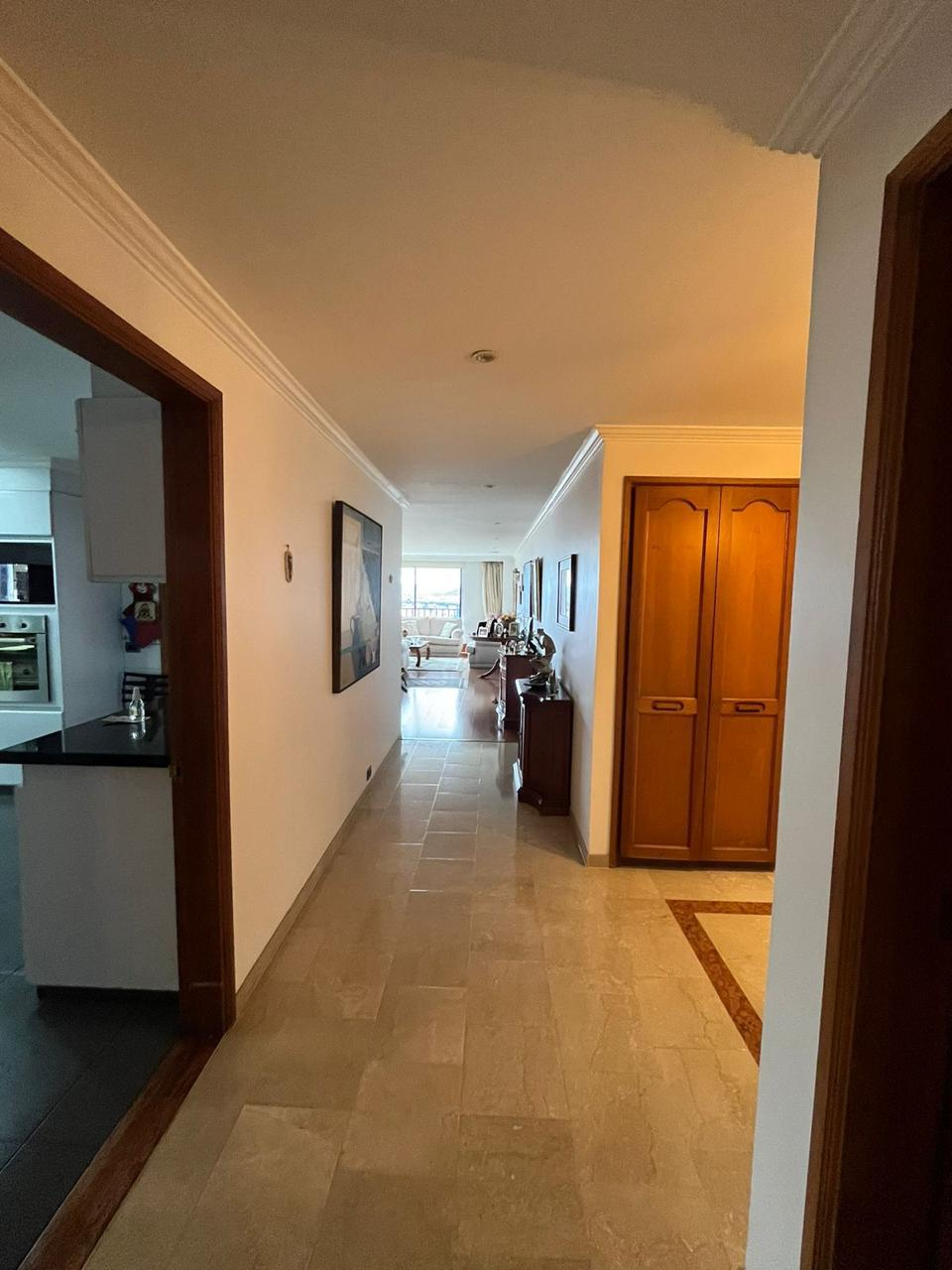 Apartamento en venta en El Refugio, Bogotá · foto 3 de 24