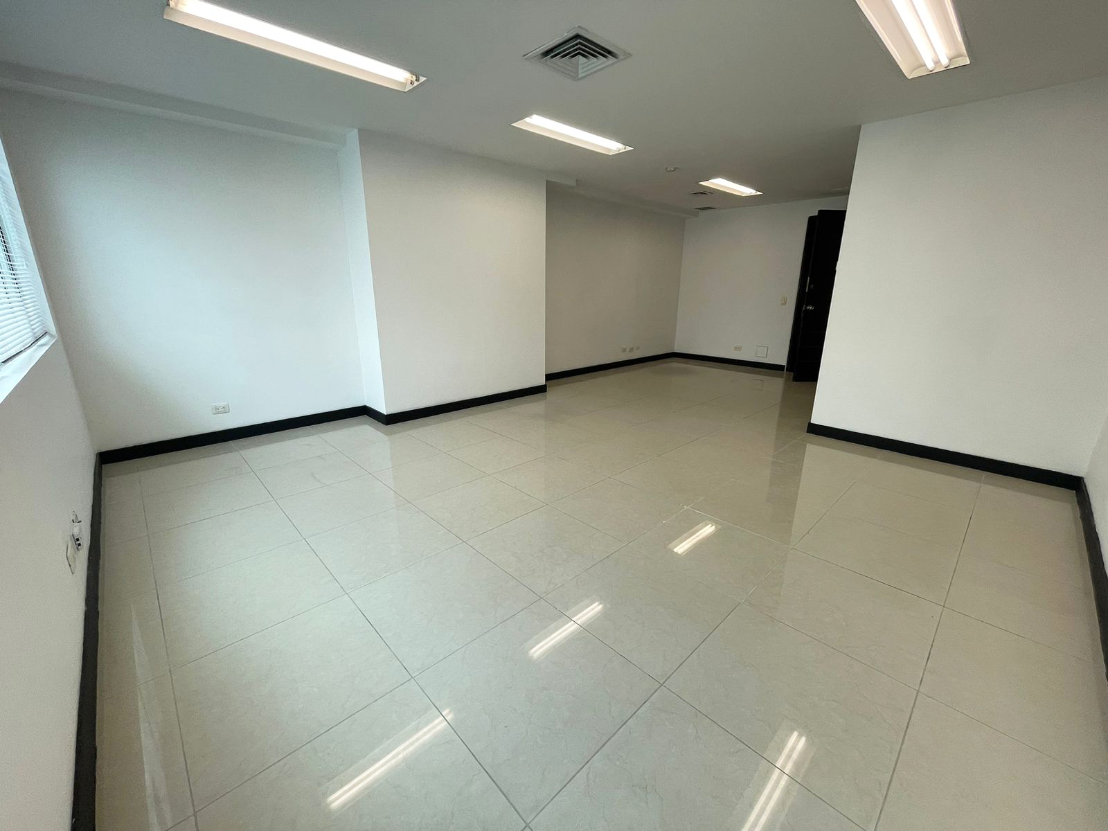 Oficina en arriendo en Cristo Rey, Medellín, 42 m² · foto 3 de 5