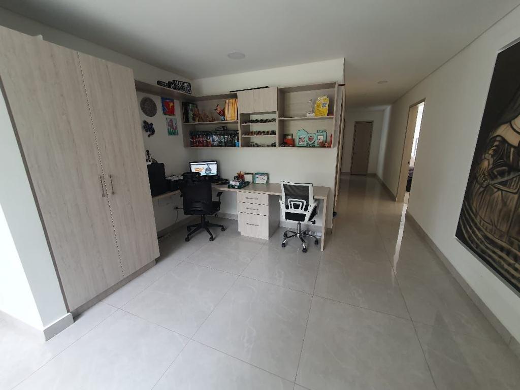 Casa de 4 alcobas en venta en Alfaguara, Jamundí, 1556 m² · foto 13 de 14