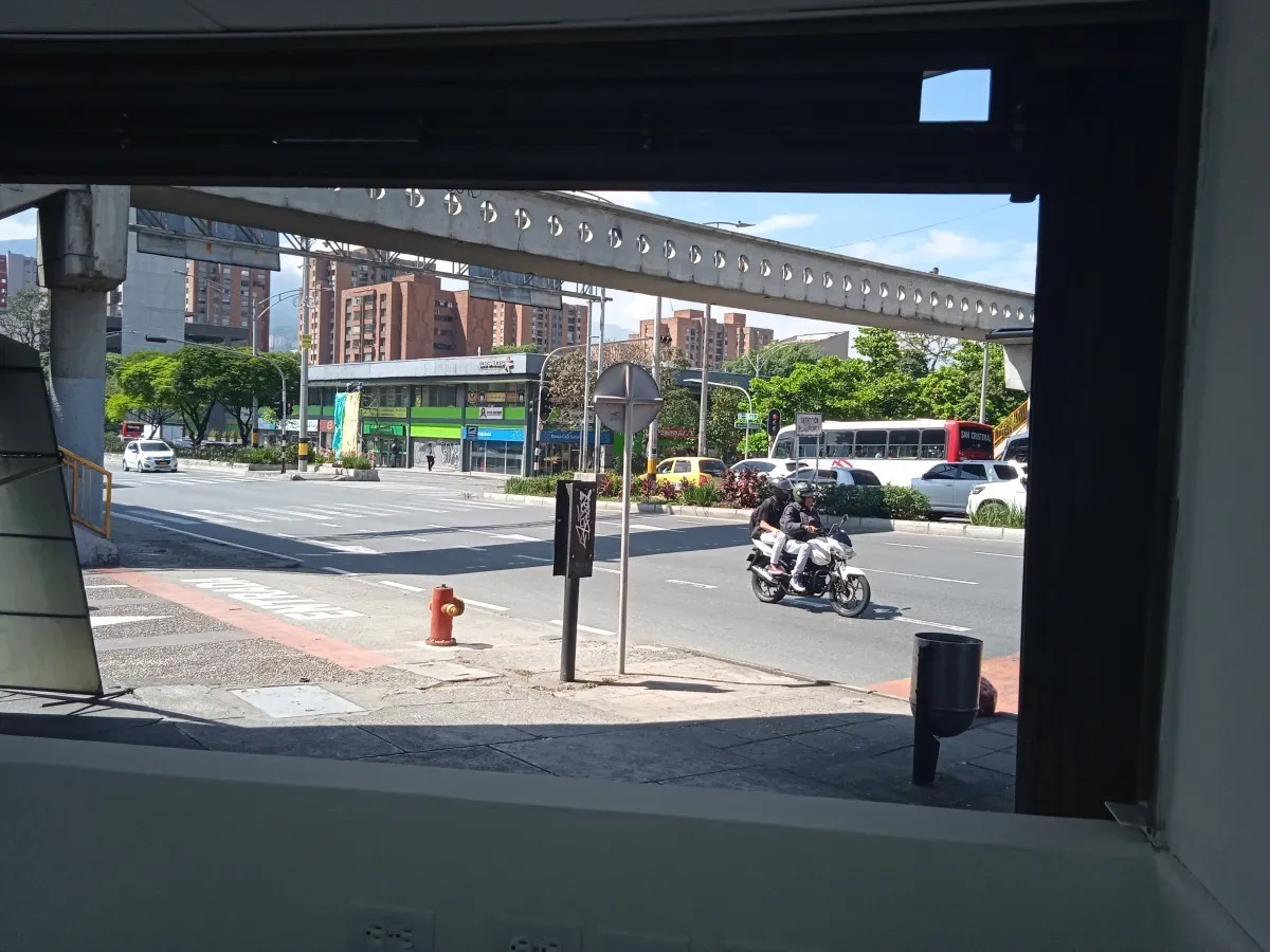 Local en arriendo en Carlos E. Restrepo, Medellín, 8 m² · foto 9 de 12