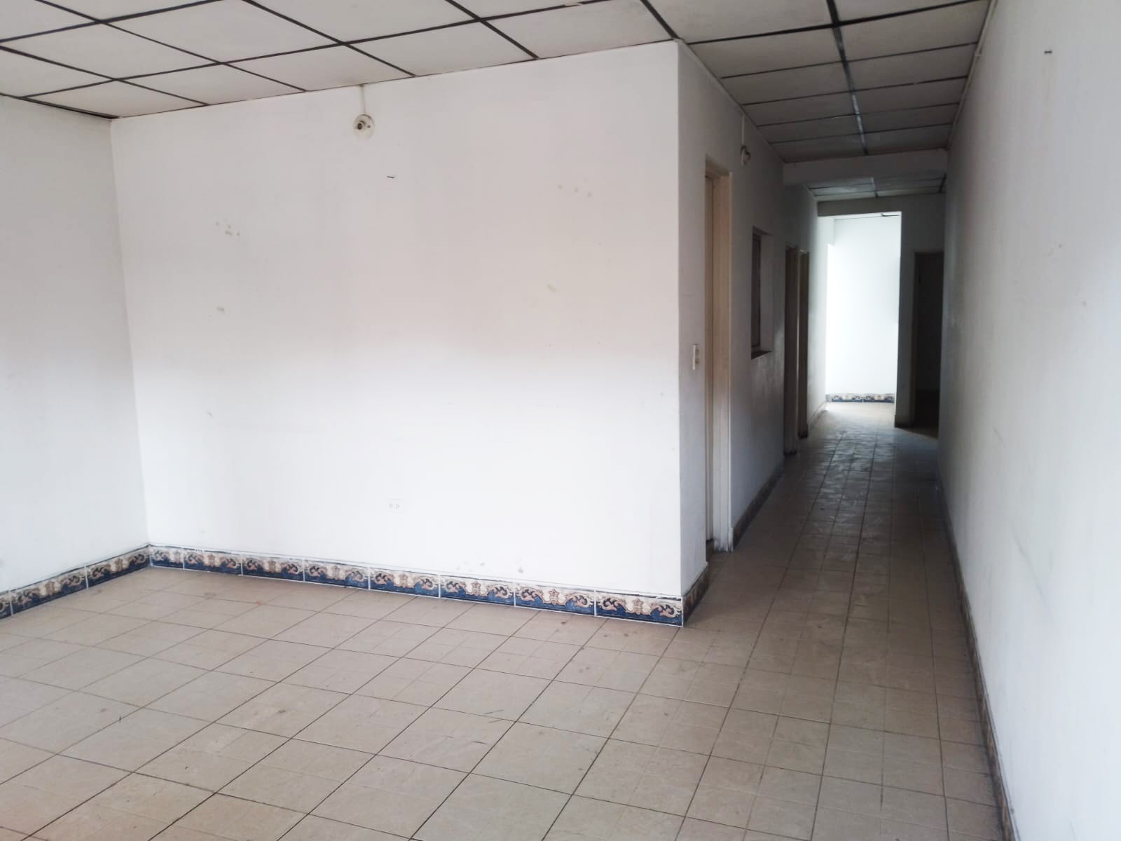 Oficina en arriendo en San Jose Obrero, Bello, 500 m² · foto 3 de 16