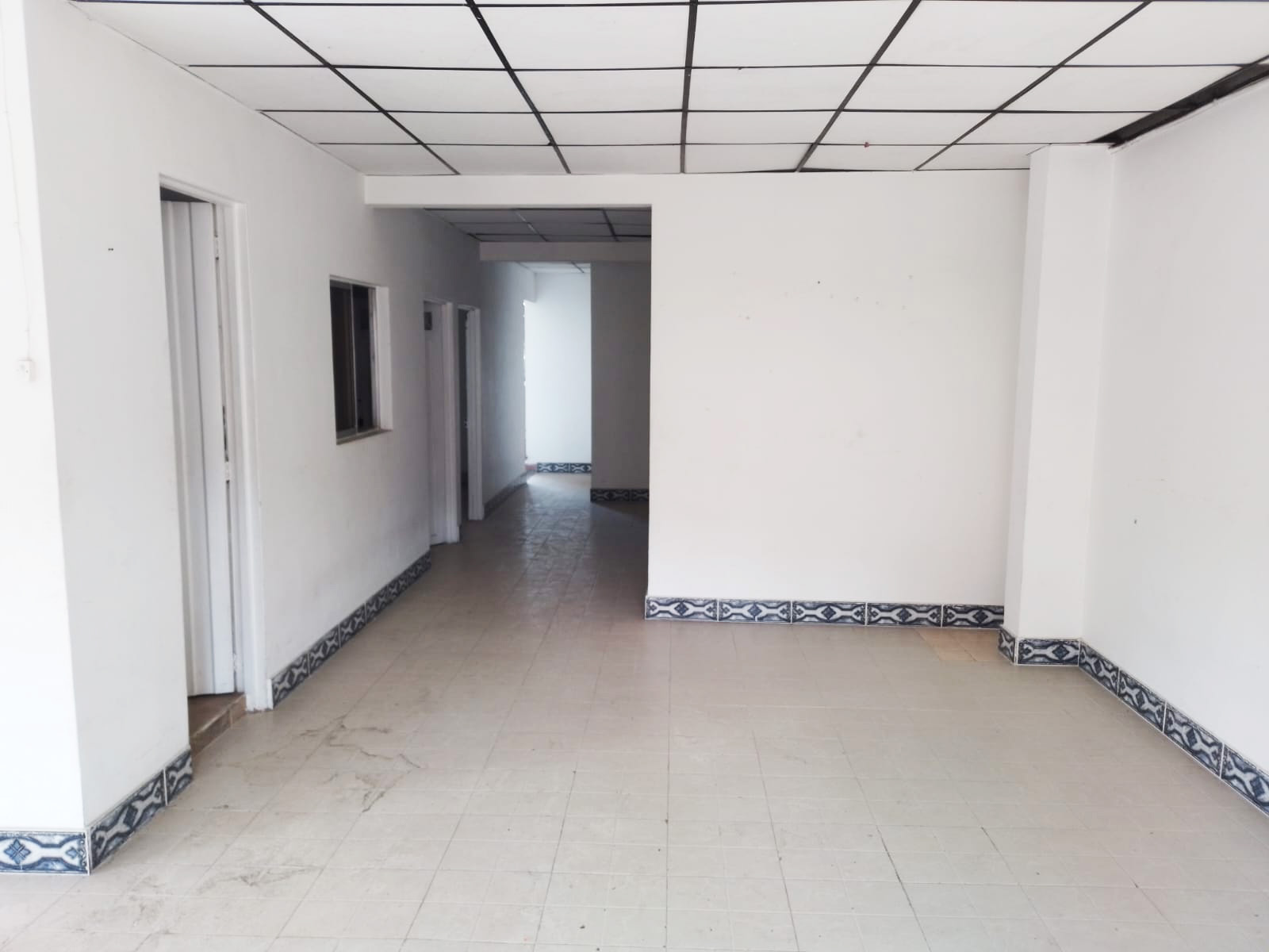 Oficina en arriendo en San Jose Obrero, Bello, 500 m² · foto 2 de 16