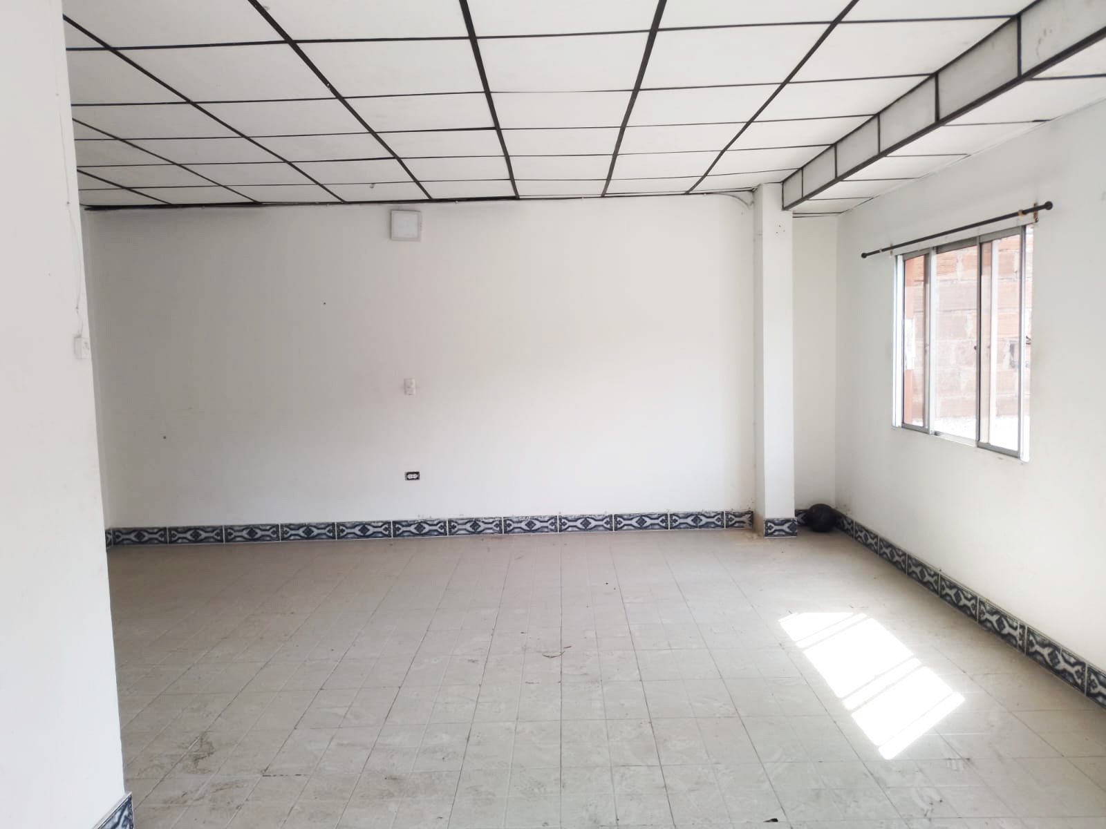 Oficina en arriendo en San Jose Obrero, Bello, 500 m² · foto 4 de 16