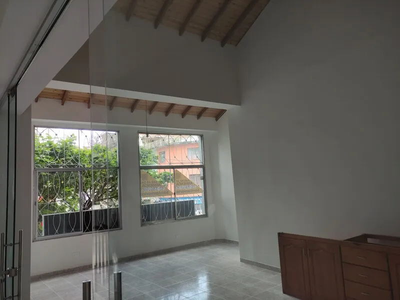 Local en arriendo en Caicedo, Medellín, 16 m² · foto 3 de 8