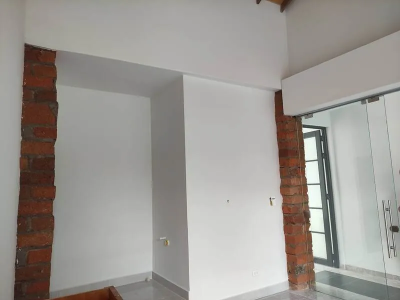 Local en arriendo en Caicedo, Medellín, 16 m² · foto 6 de 8