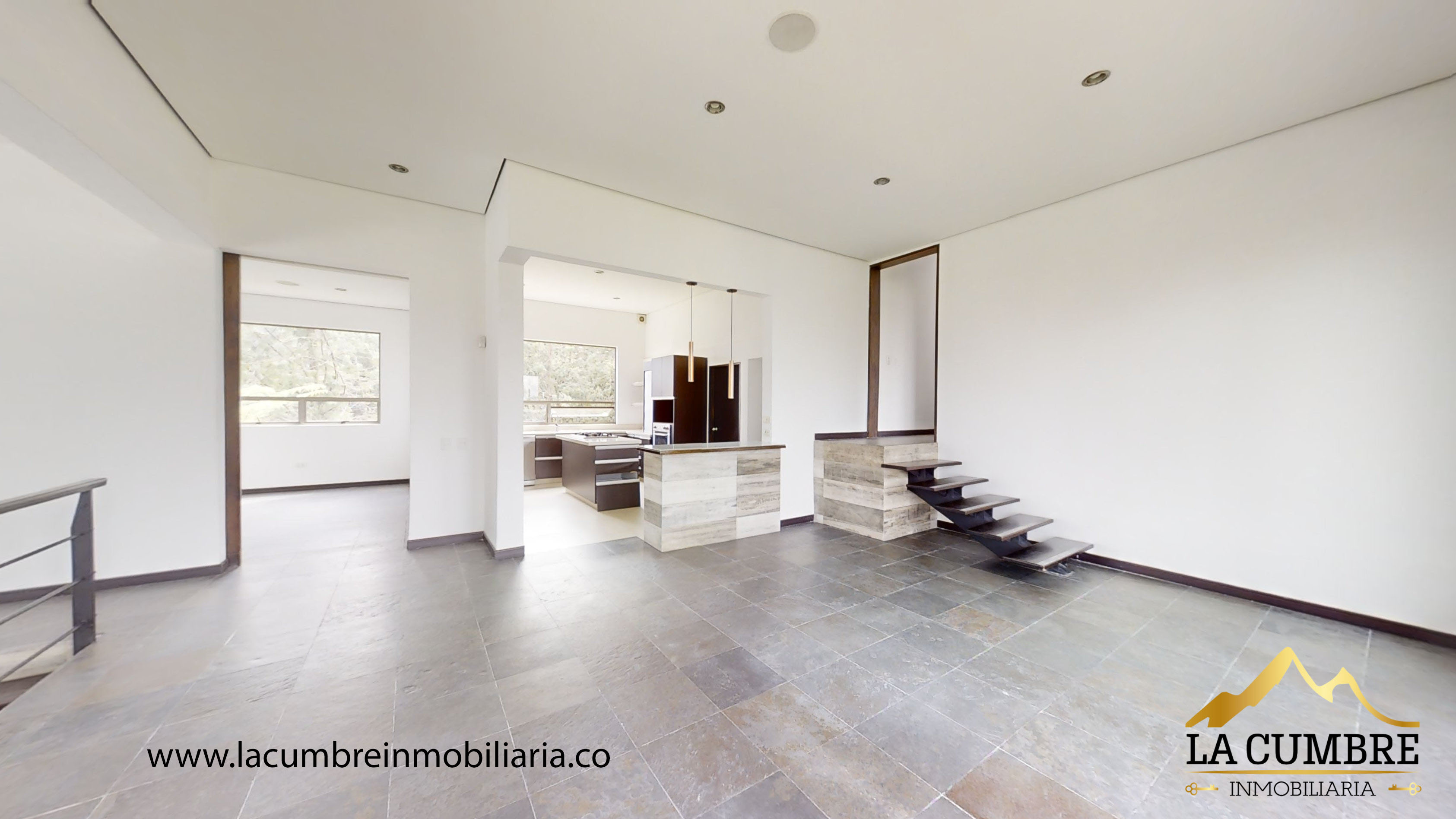 3BR House in Vía Las Palmas (310 m²) - 3
