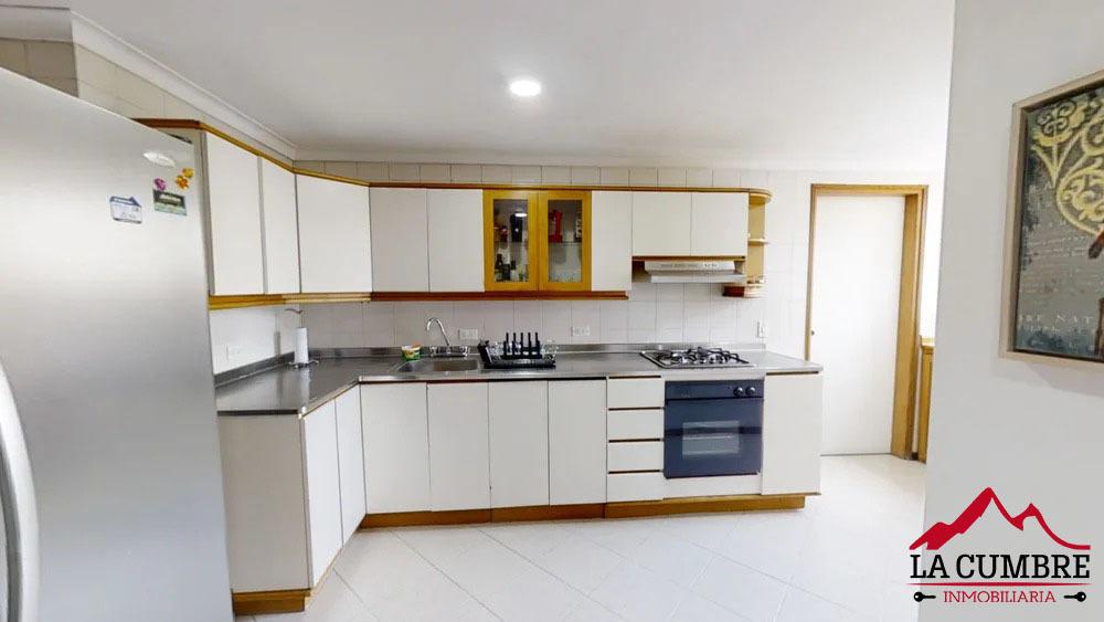 Apartamento en arriendo en El Campestre, Medellín · foto 2 de 8