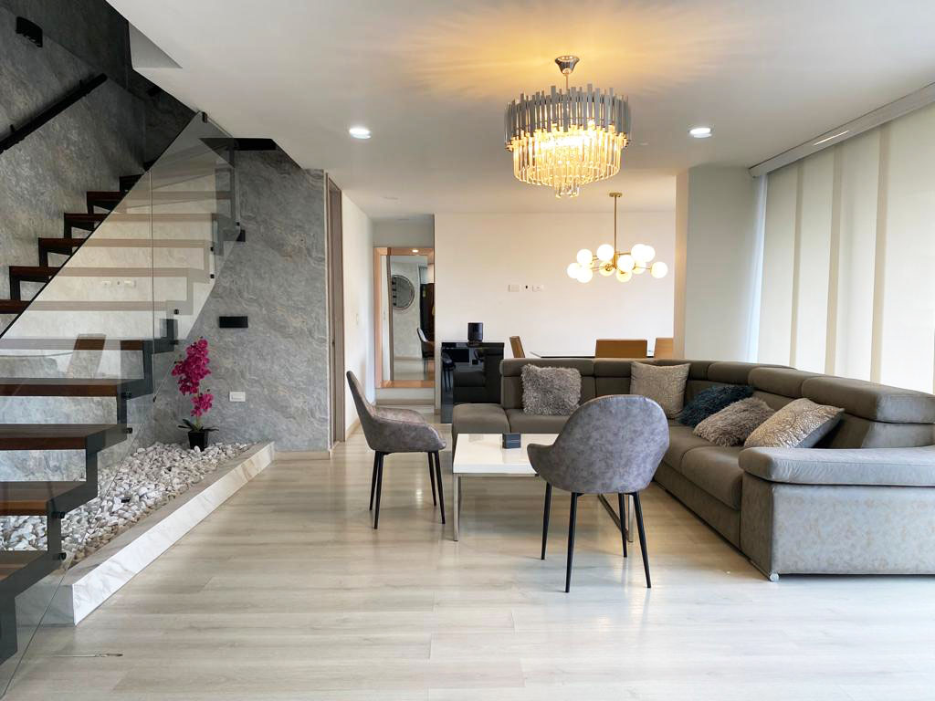 Apartamento en arriendo en Castropol, Medellín · foto 2 de 20