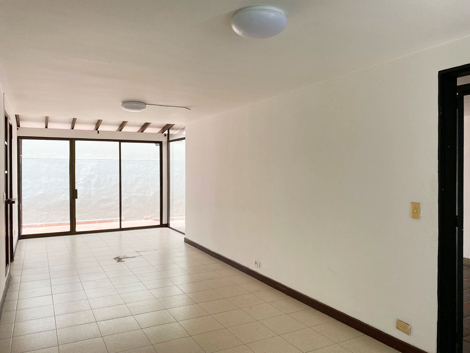 Oficina en arriendo en Villagrande, Envigado, 300 m² · foto 10 de 20