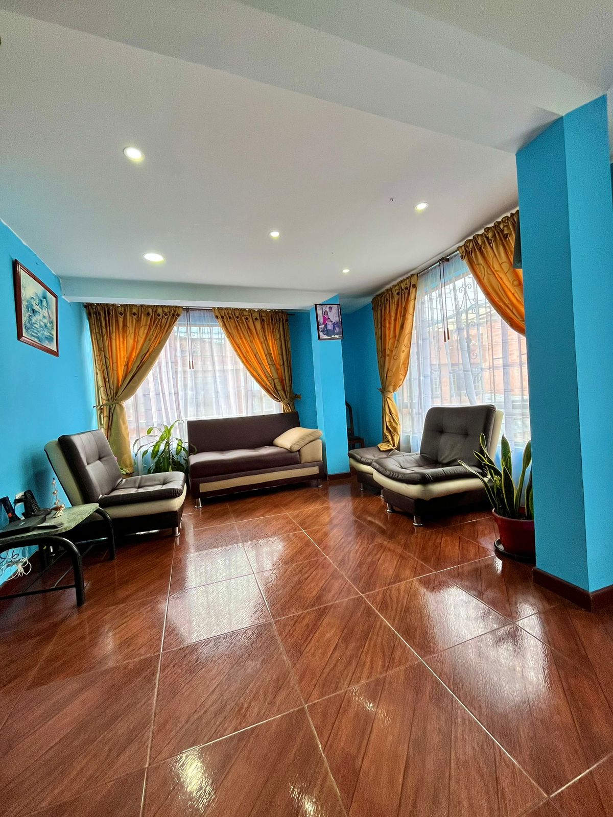 Casa de 4 alcobas en venta en Primero De Mayo Ii, Madrid, 200 m² · foto 3 de 19