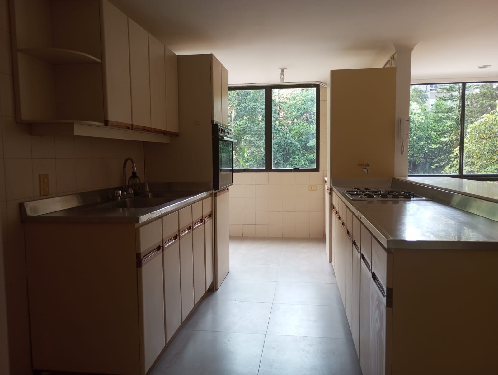 Apartamento en arriendo en La Florida, Medellín · foto 2 de 14