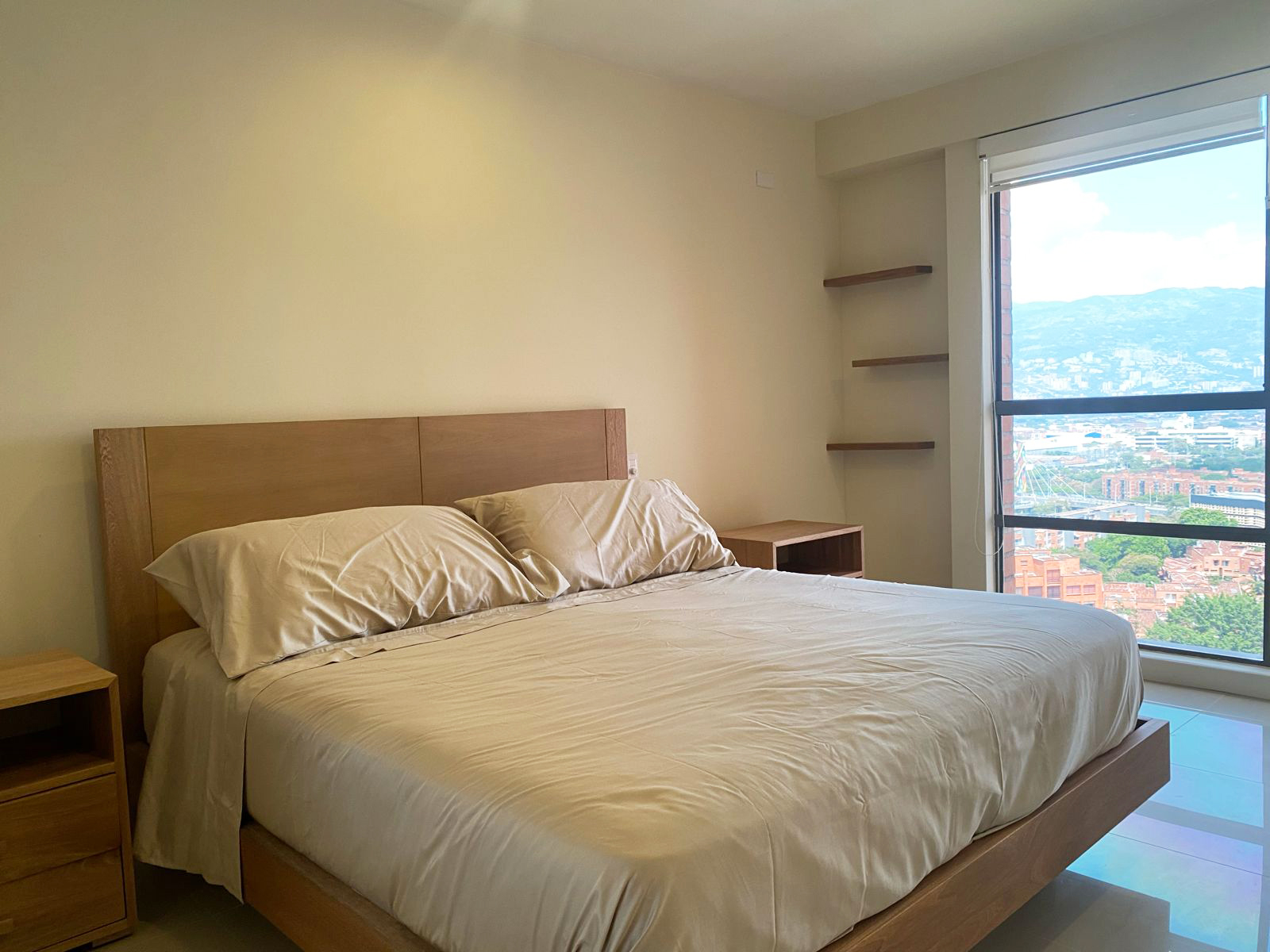 Apartamento de 2 alcobas en arriendo en La Aguacatala, Medellín, 104 m² · foto 7 de 13