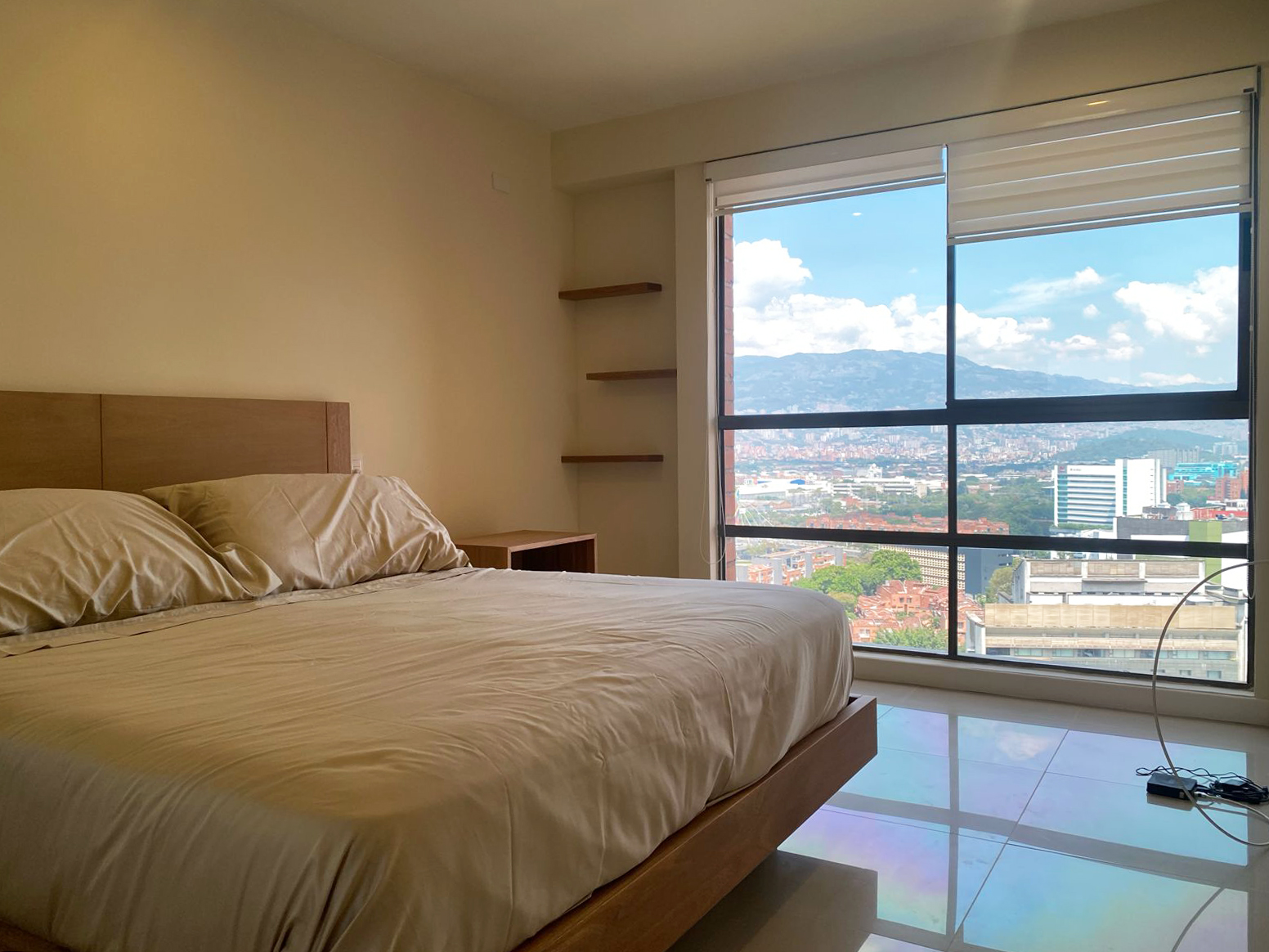 Apartamento de 2 alcobas en arriendo en La Aguacatala, Medellín, 104 m² · foto 8 de 13