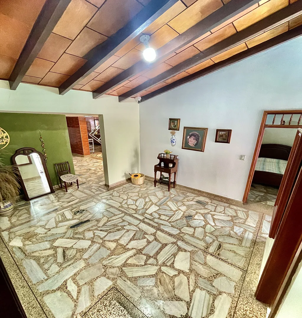 Casa de 4 alcobas en venta en Miraflores, Cali, 427 m² · foto 10 de 17