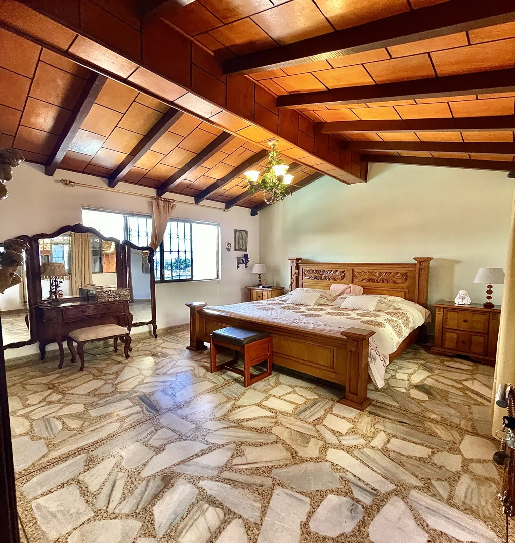 Casa de 4 alcobas en venta en Miraflores, Cali, 427 m² · foto 11 de 17
