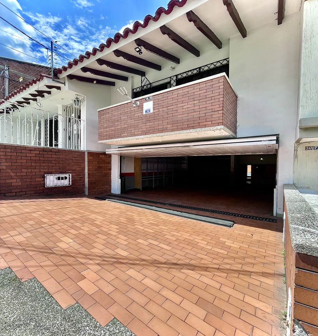 Casa de 4 alcobas en venta en Miraflores, Cali, 427 m² · foto 14 de 17