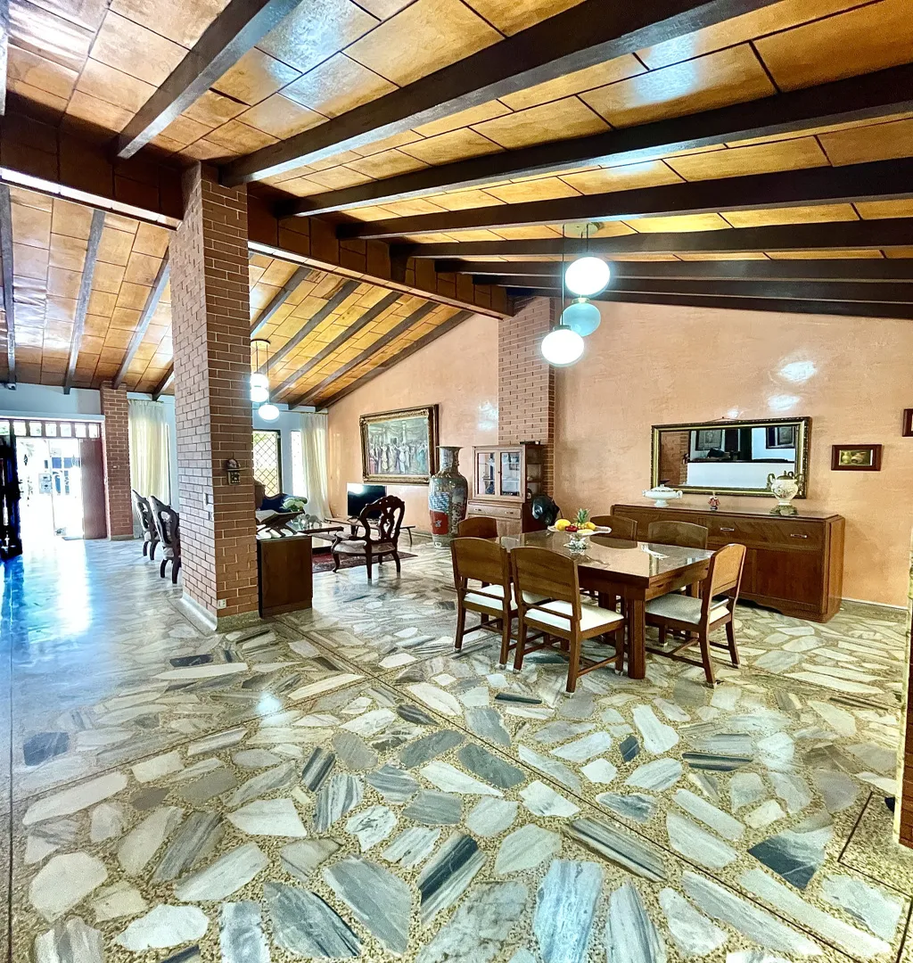 Casa de 4 alcobas en venta en Miraflores, Cali, 427 m² · foto 3 de 17