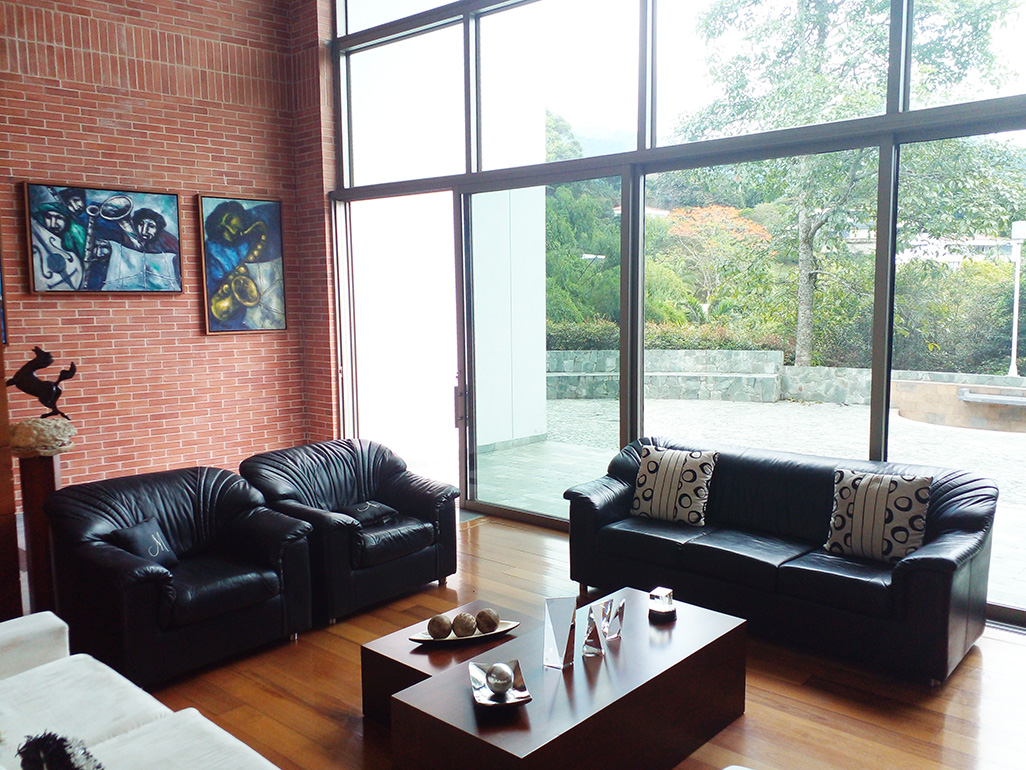 Casa de 4 alcobas en venta en Conjunto Residencial Isla Fuerta, Envigado, 1000 m² · foto 2 de 20