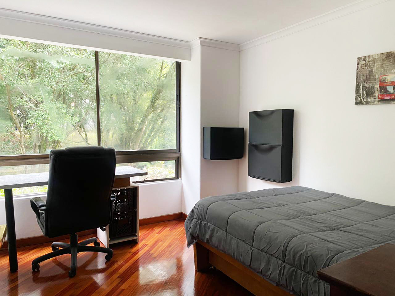 Apartamento de 3 alcobas en arriendo en El Diamante 2, Medellín, 220 m² · foto 13 de 19