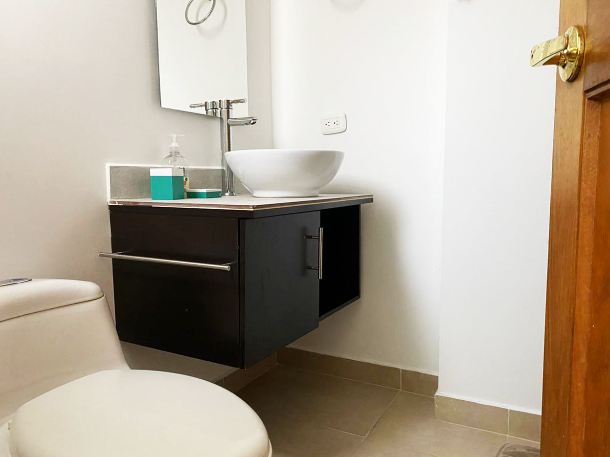 Apartamento de 3 alcobas en arriendo en El Diamante 2, Medellín, 220 m² · foto 18 de 19