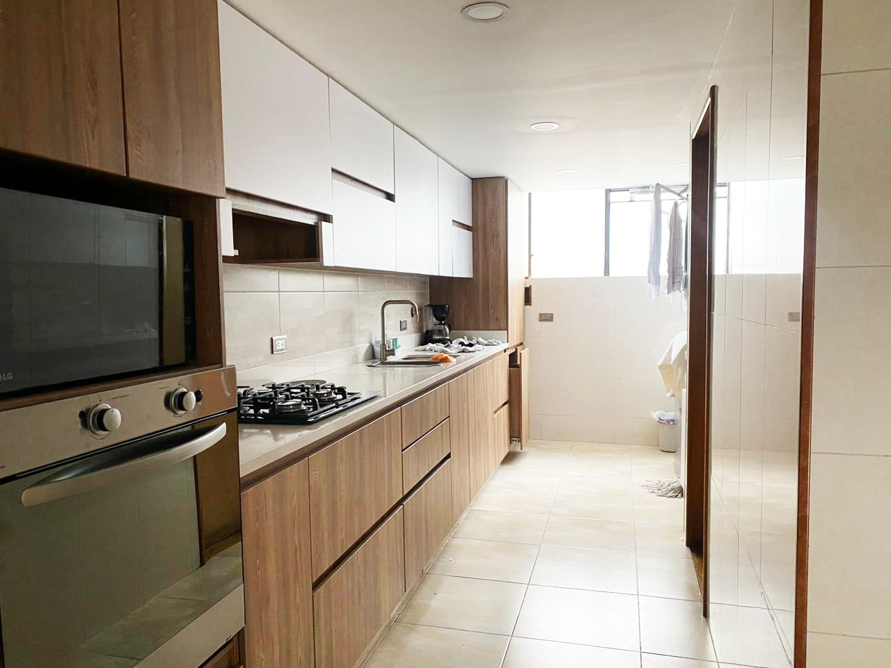 Apartamento de 3 alcobas en arriendo en El Diamante 2, Medellín, 220 m² · foto 7 de 19