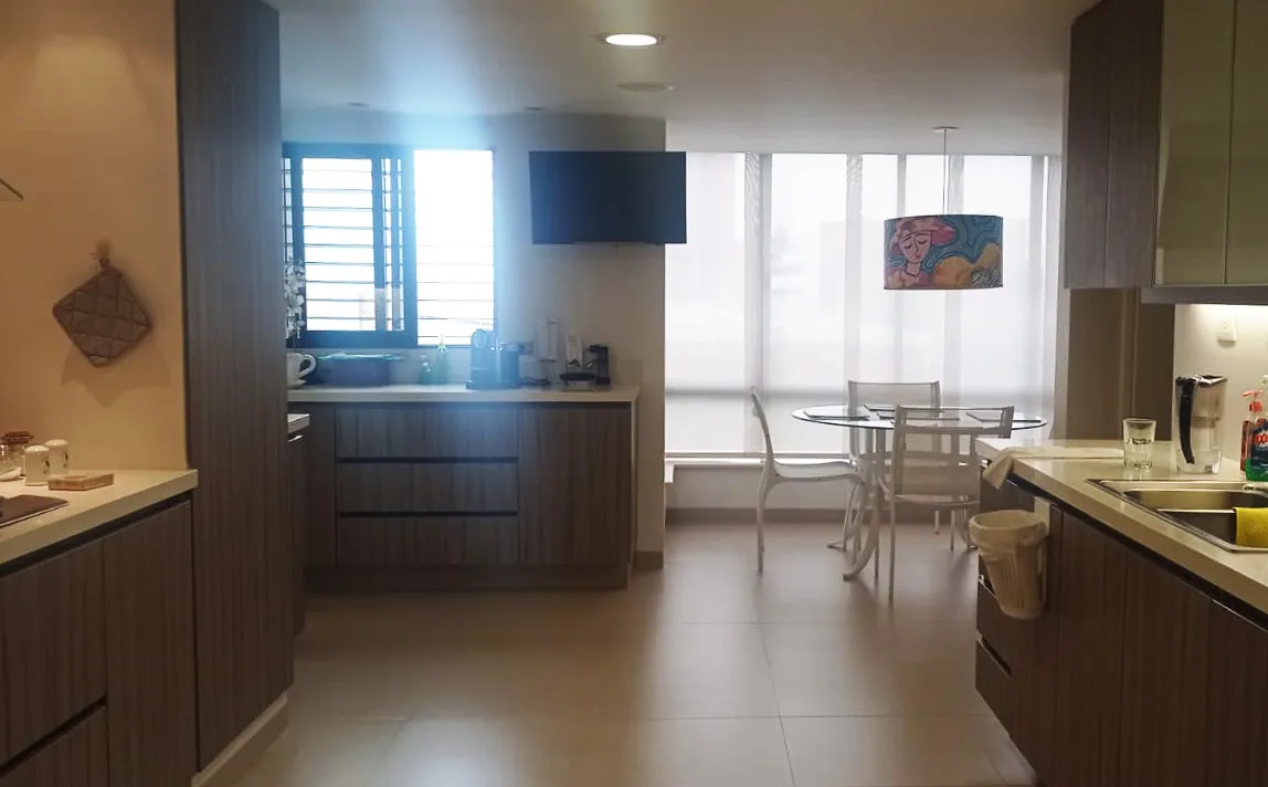 Apartamento en arriendo en Los Balsos No.2, Medellín · foto 6 de 19