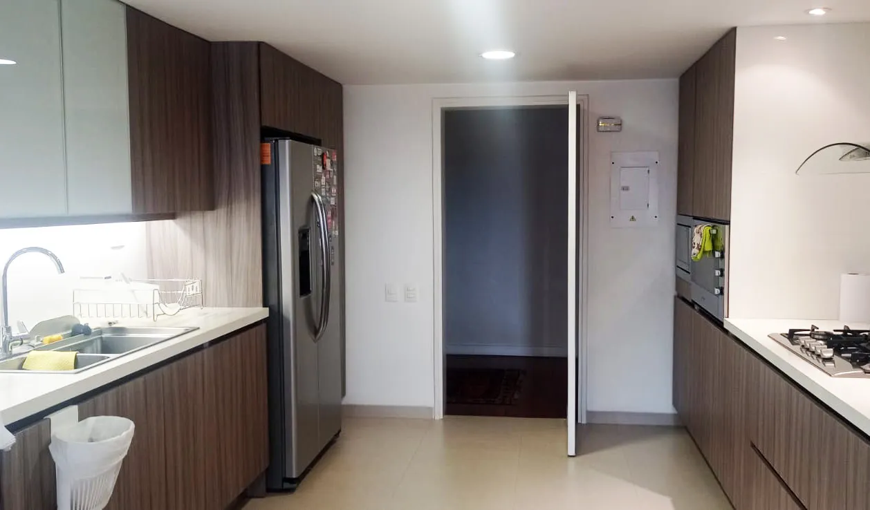 Apartamento en arriendo en Los Balsos No.2, Medellín · foto 9 de 19